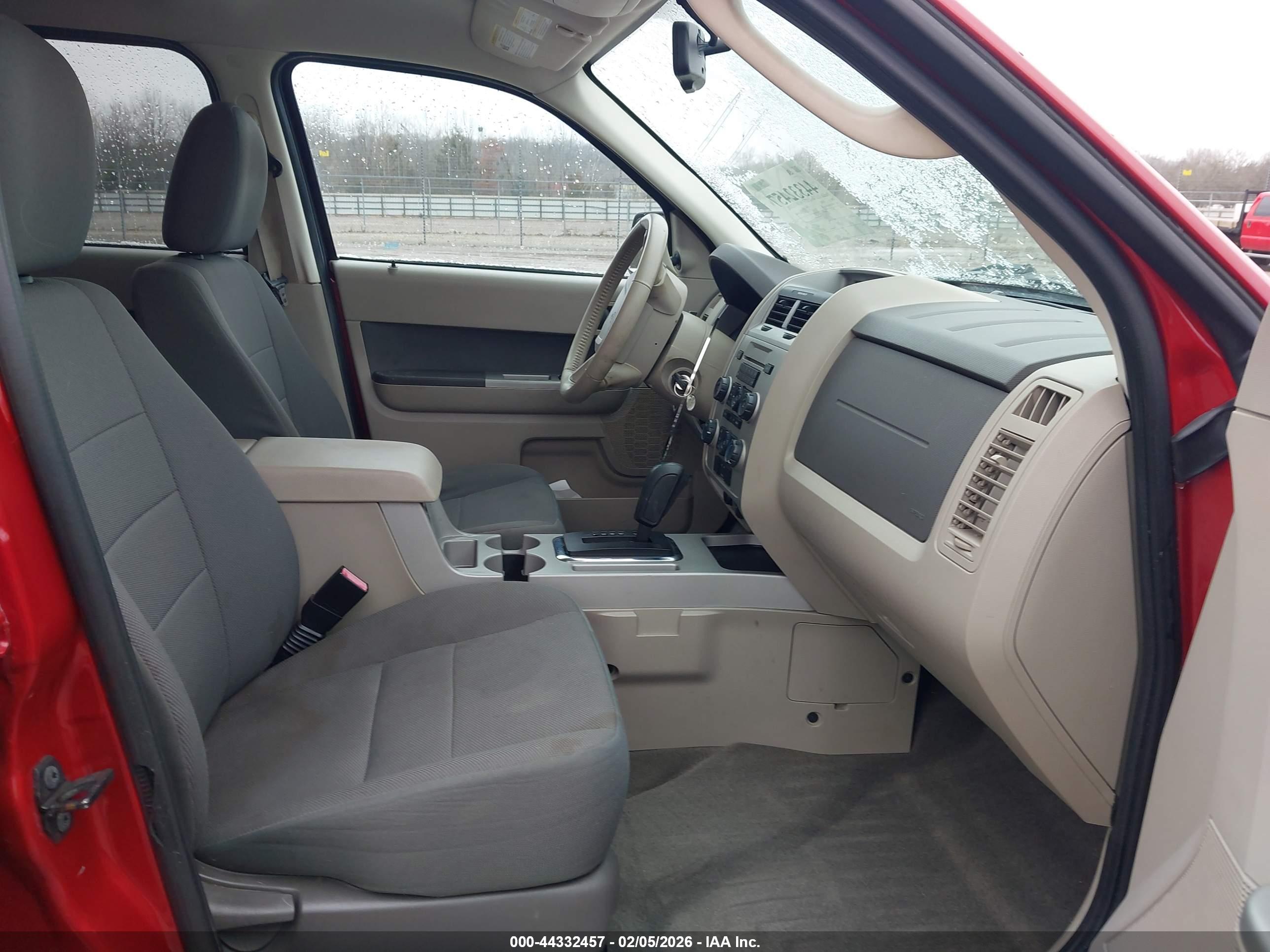 FORD ESCAPE image 5