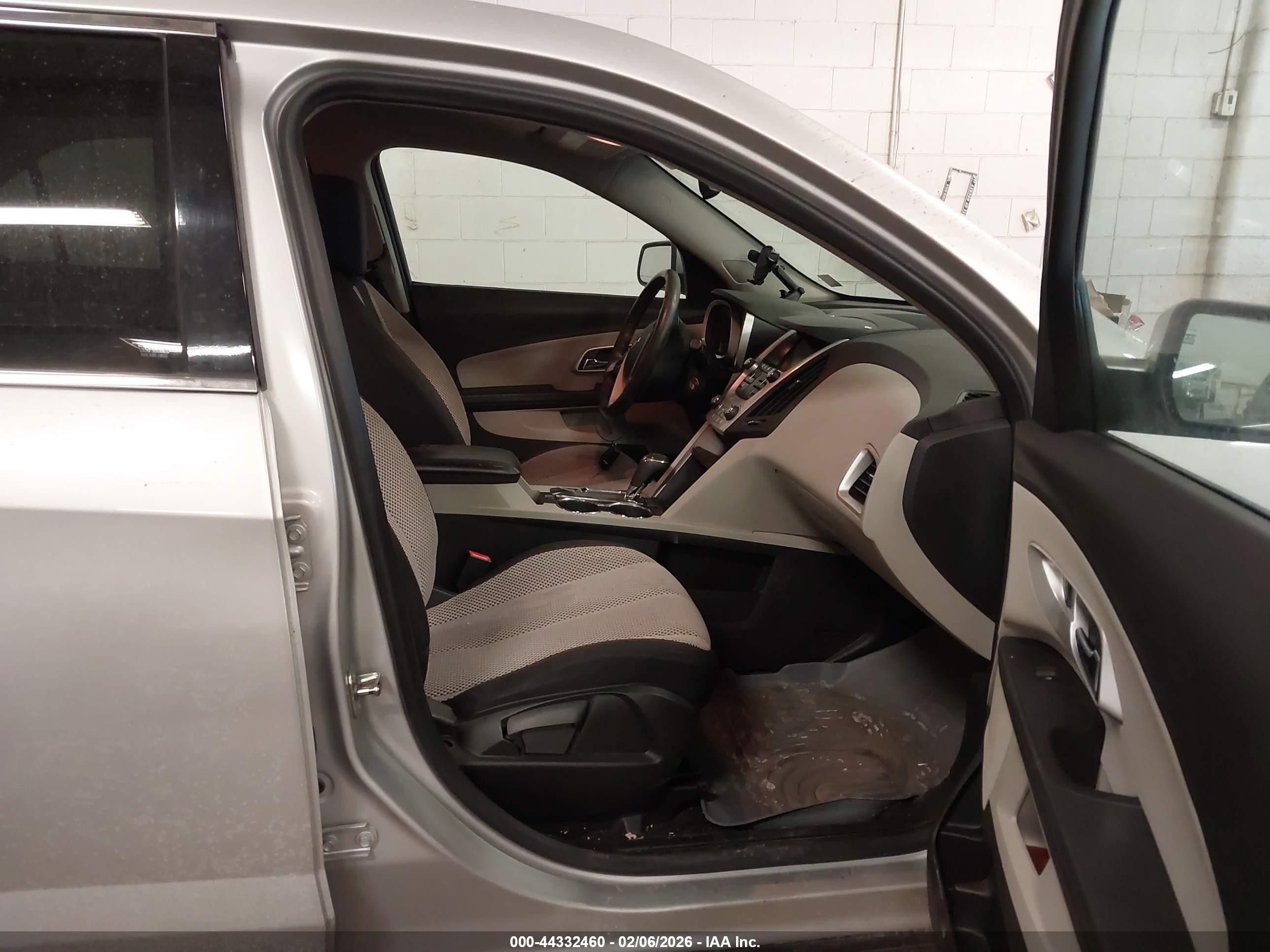 CHEVROLET EQUINOX image 5