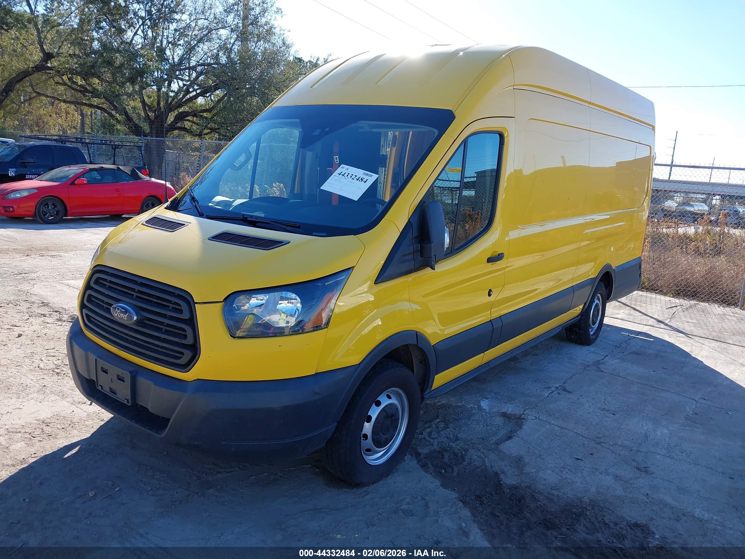 FORD TRANSIT-250 image 2