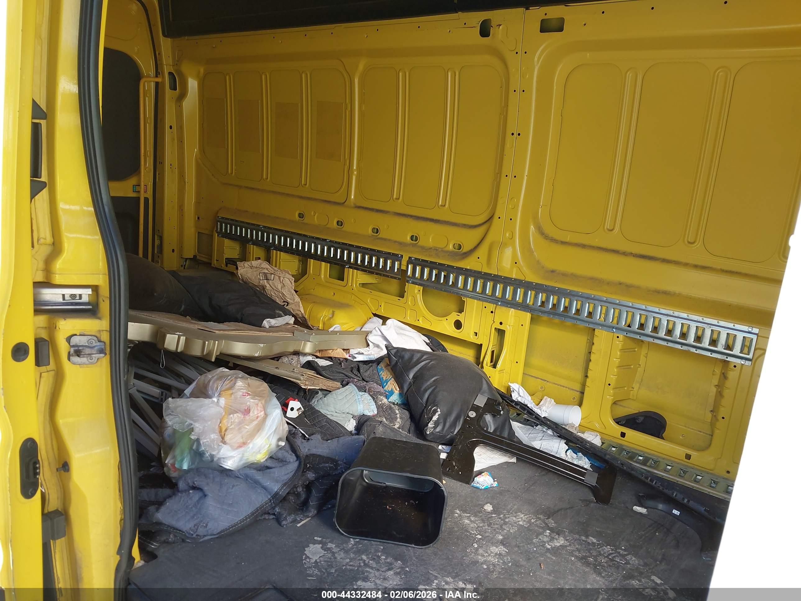 FORD TRANSIT-250 image 8