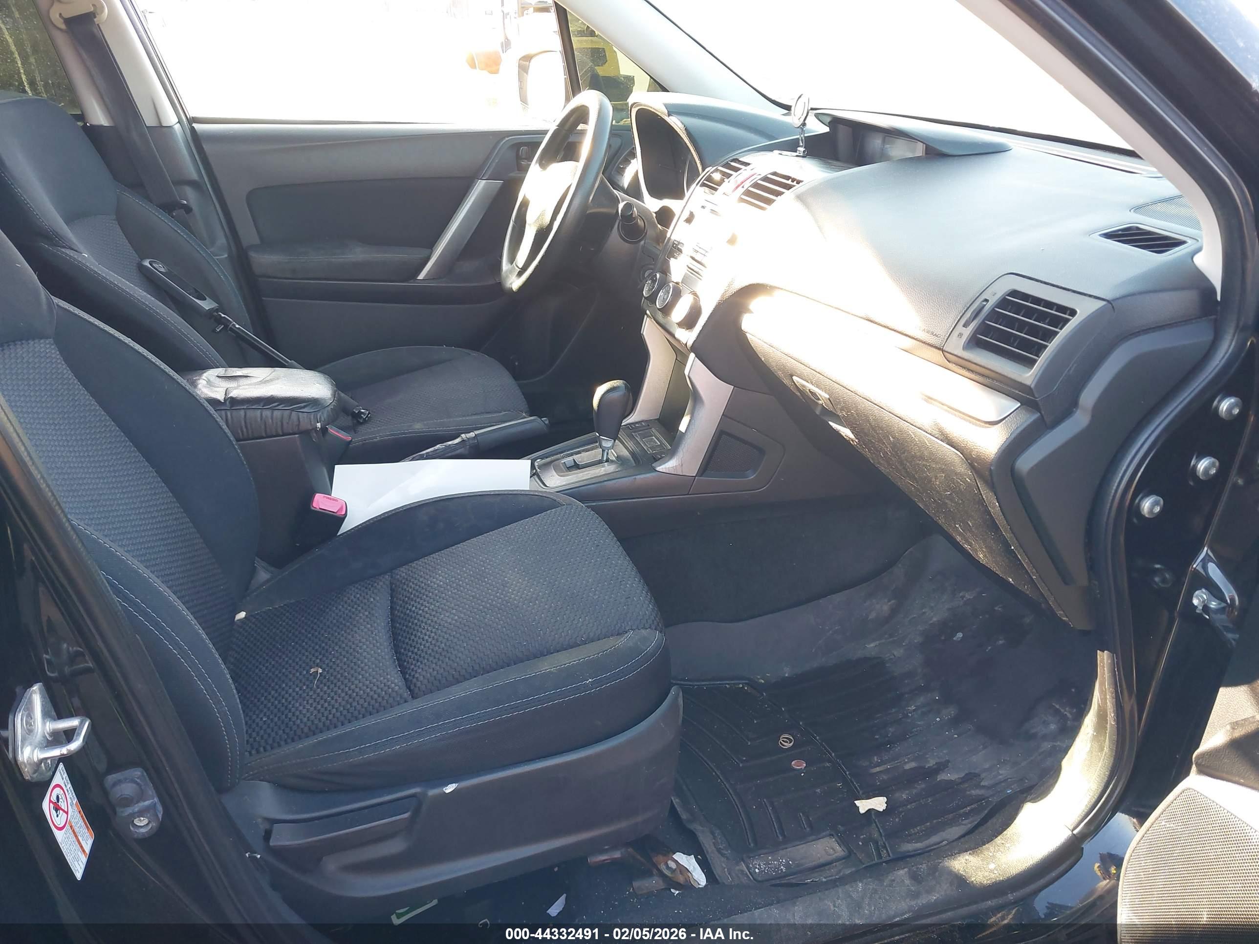 SUBARU FORESTER image 5