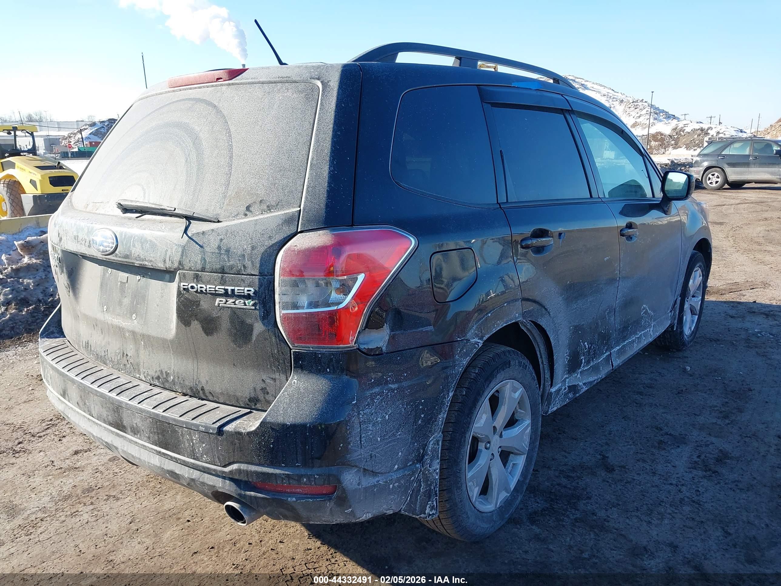 SUBARU FORESTER image 6
