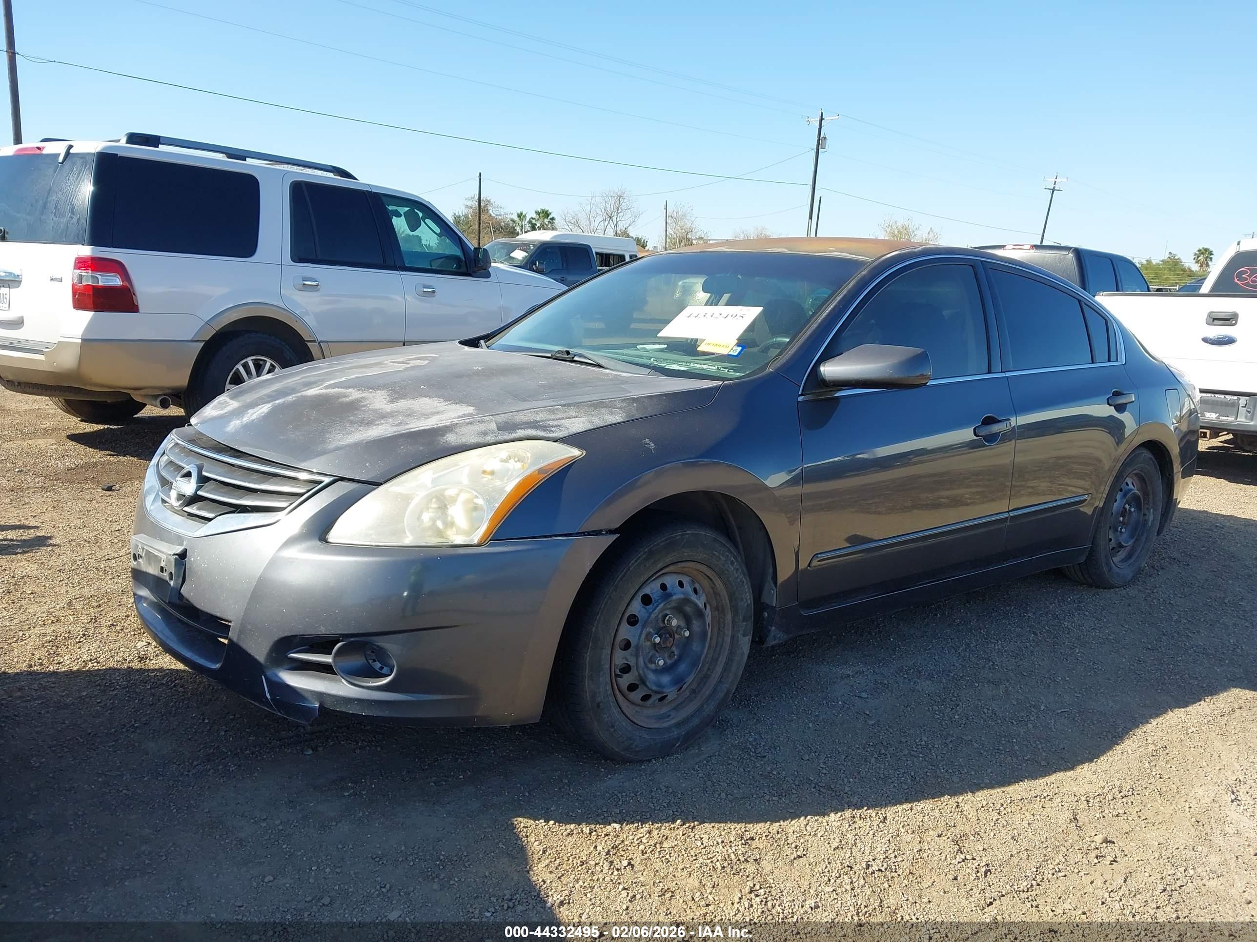 NISSAN ALTIMA image 2