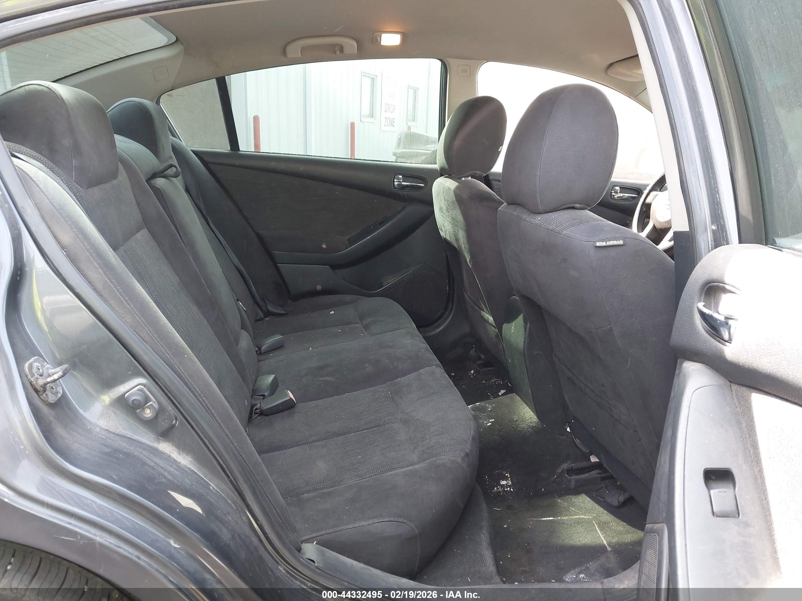 NISSAN ALTIMA image 8