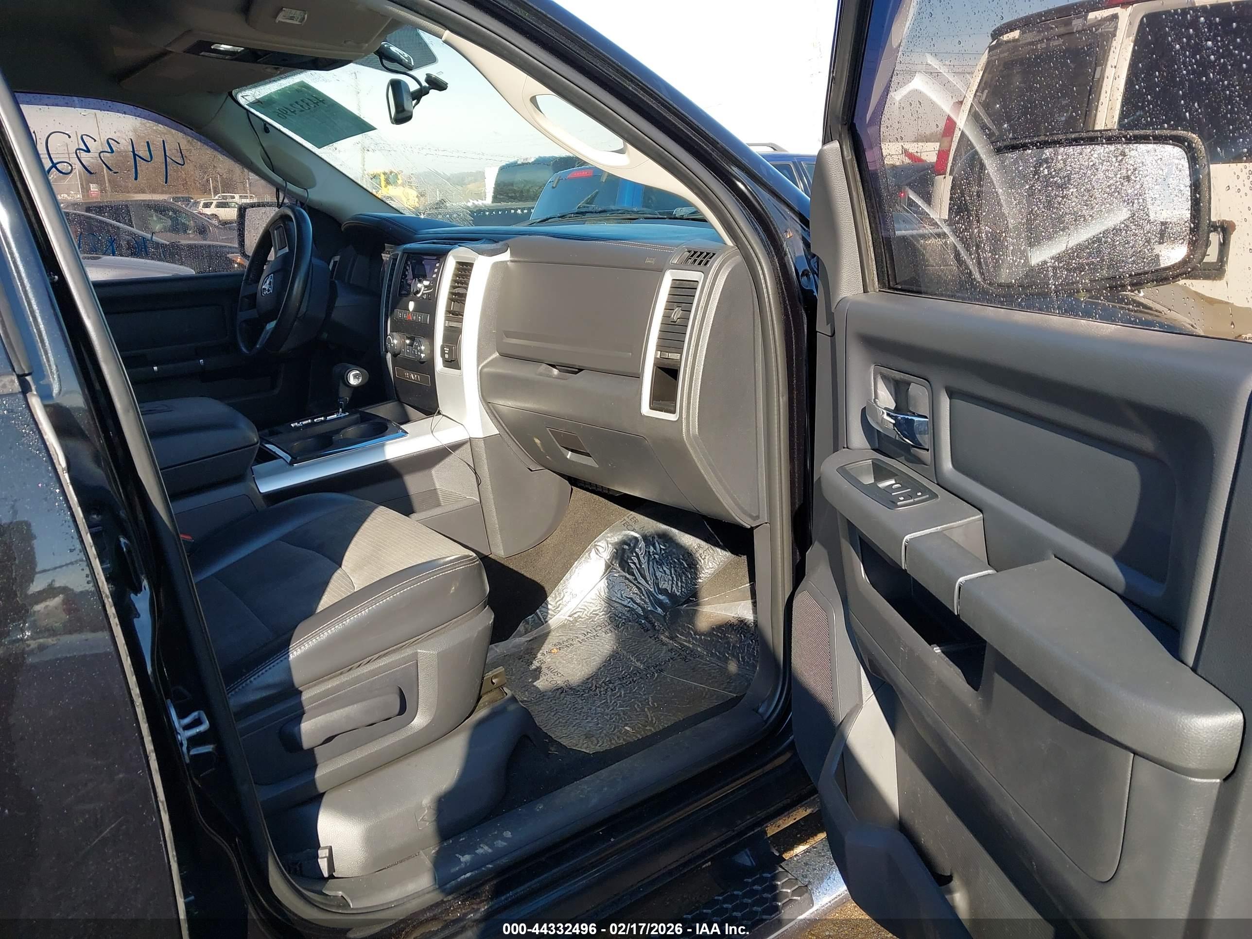 DODGE RAM image 5