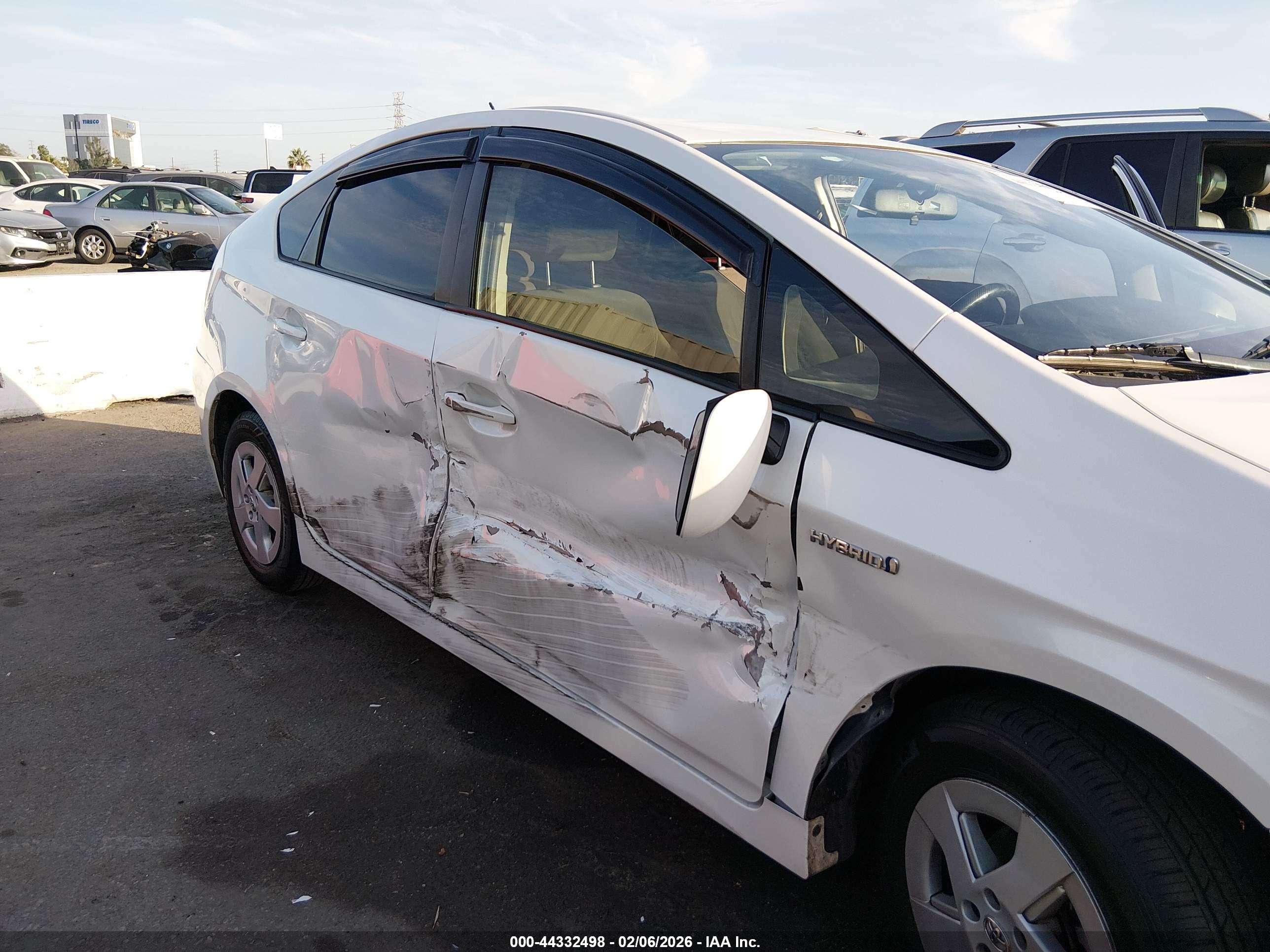 TOYOTA PRIUS image 6