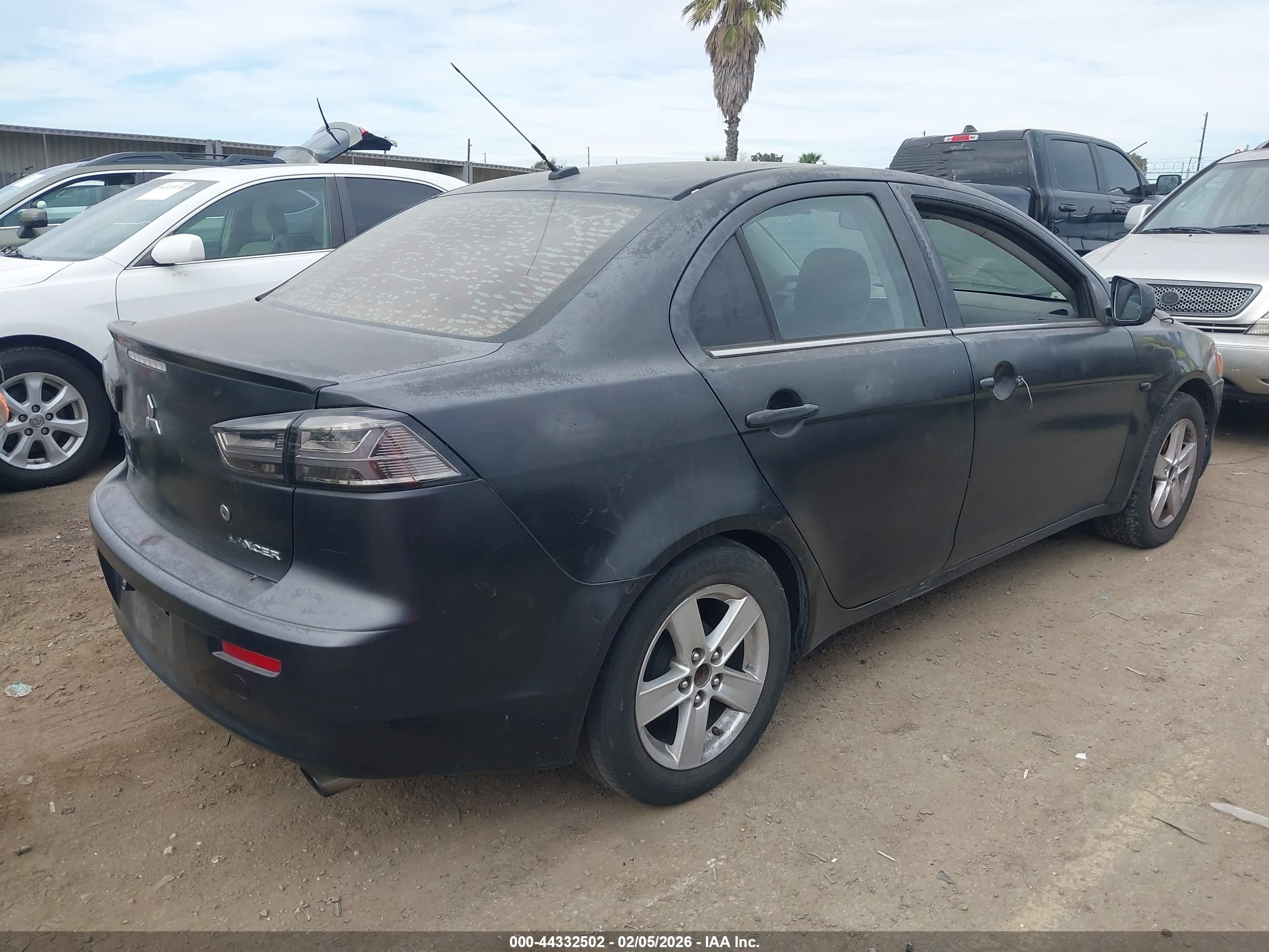 MITSUBISHI LANCER image 4