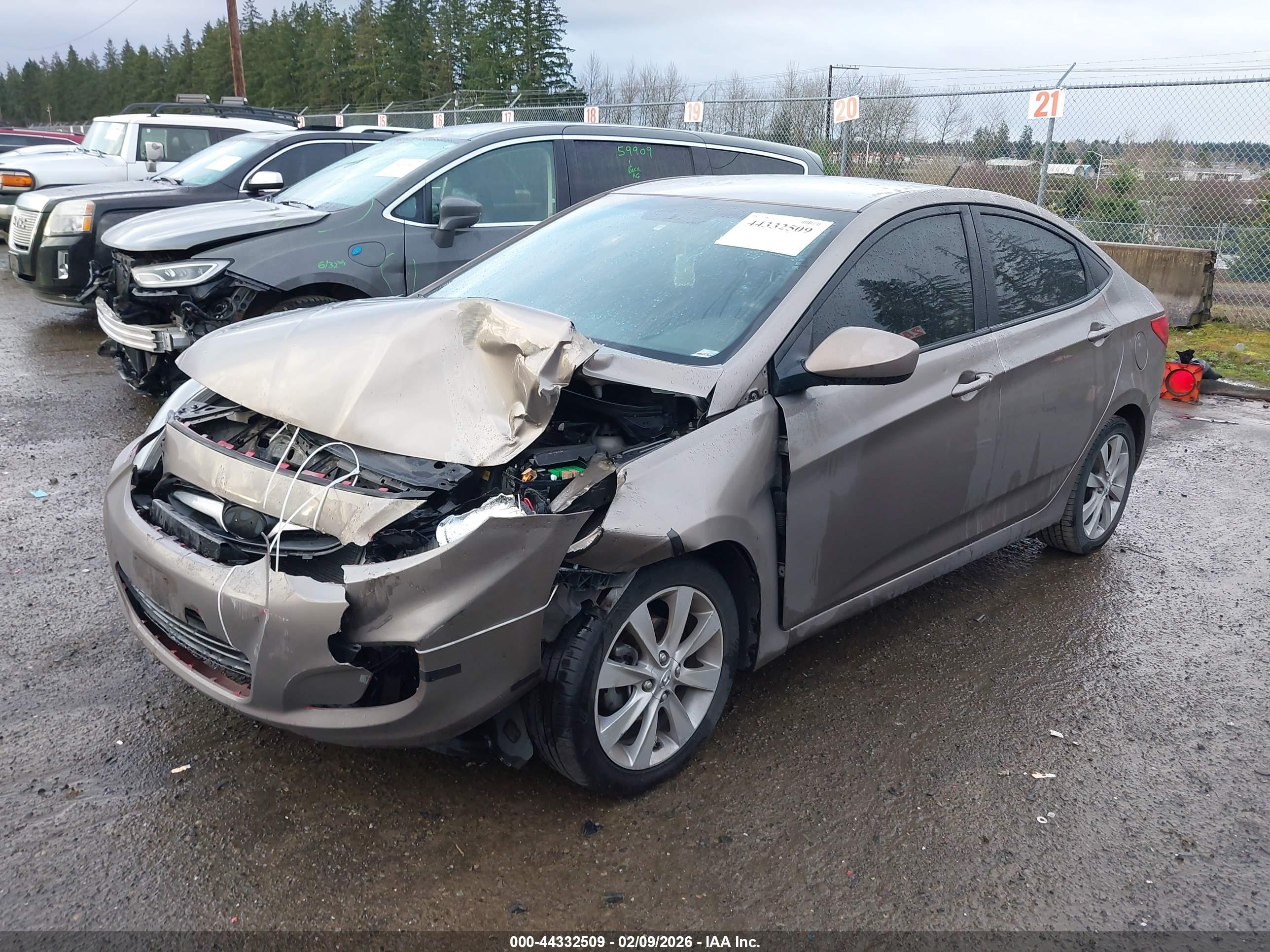 HYUNDAI ACCENT image 2