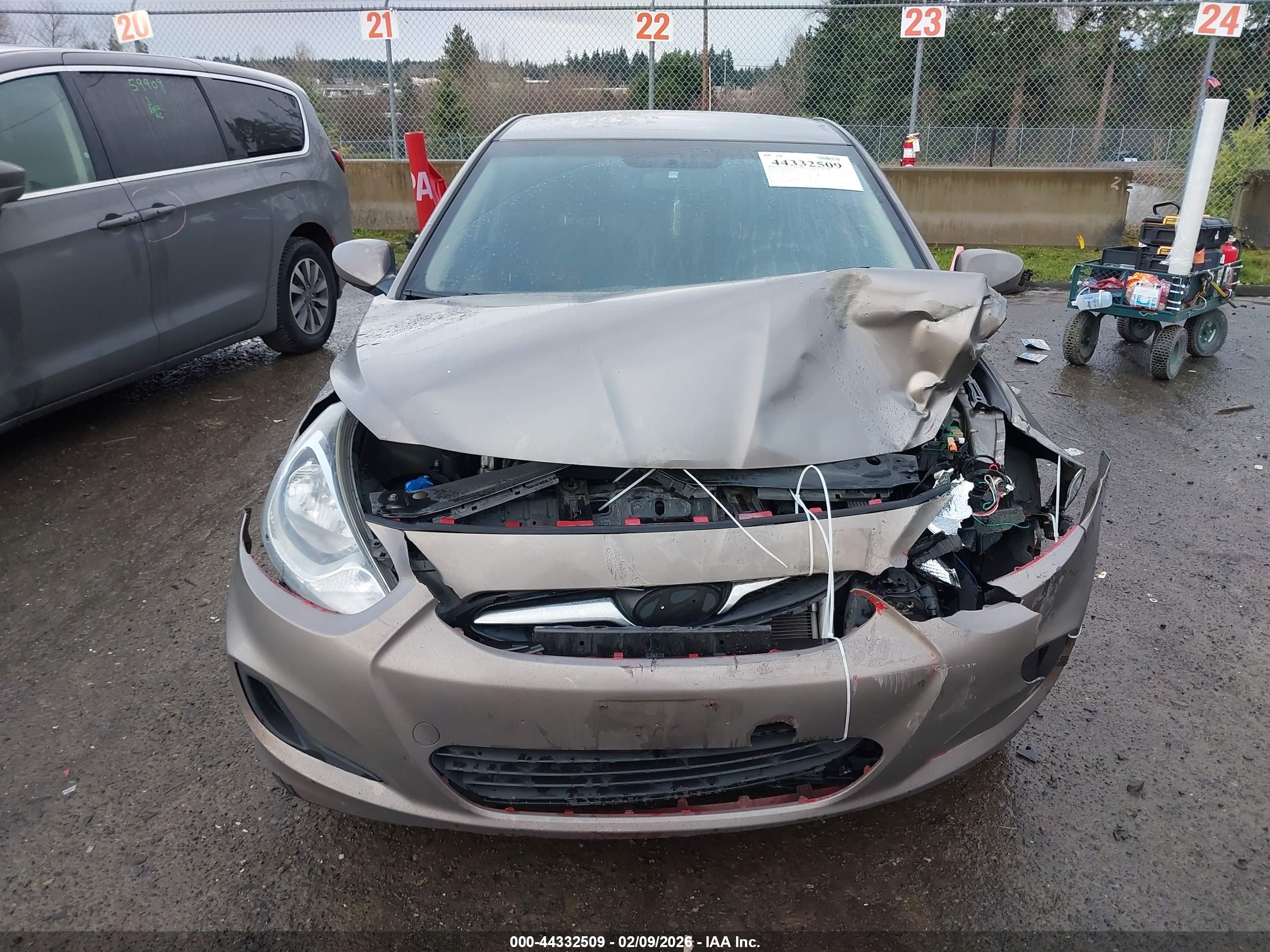 HYUNDAI ACCENT image 6