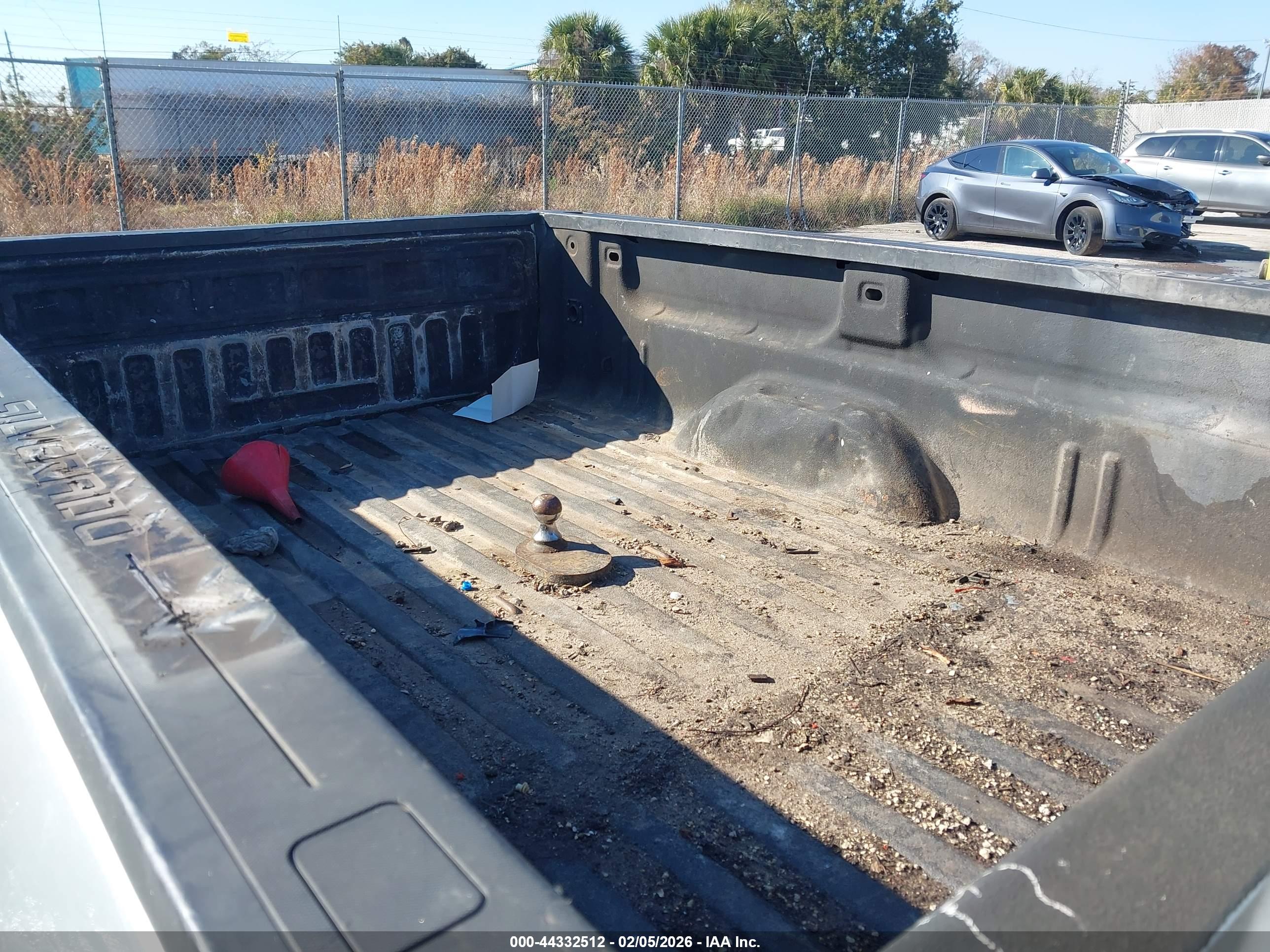 CHEVROLET SILVERADO image 7
