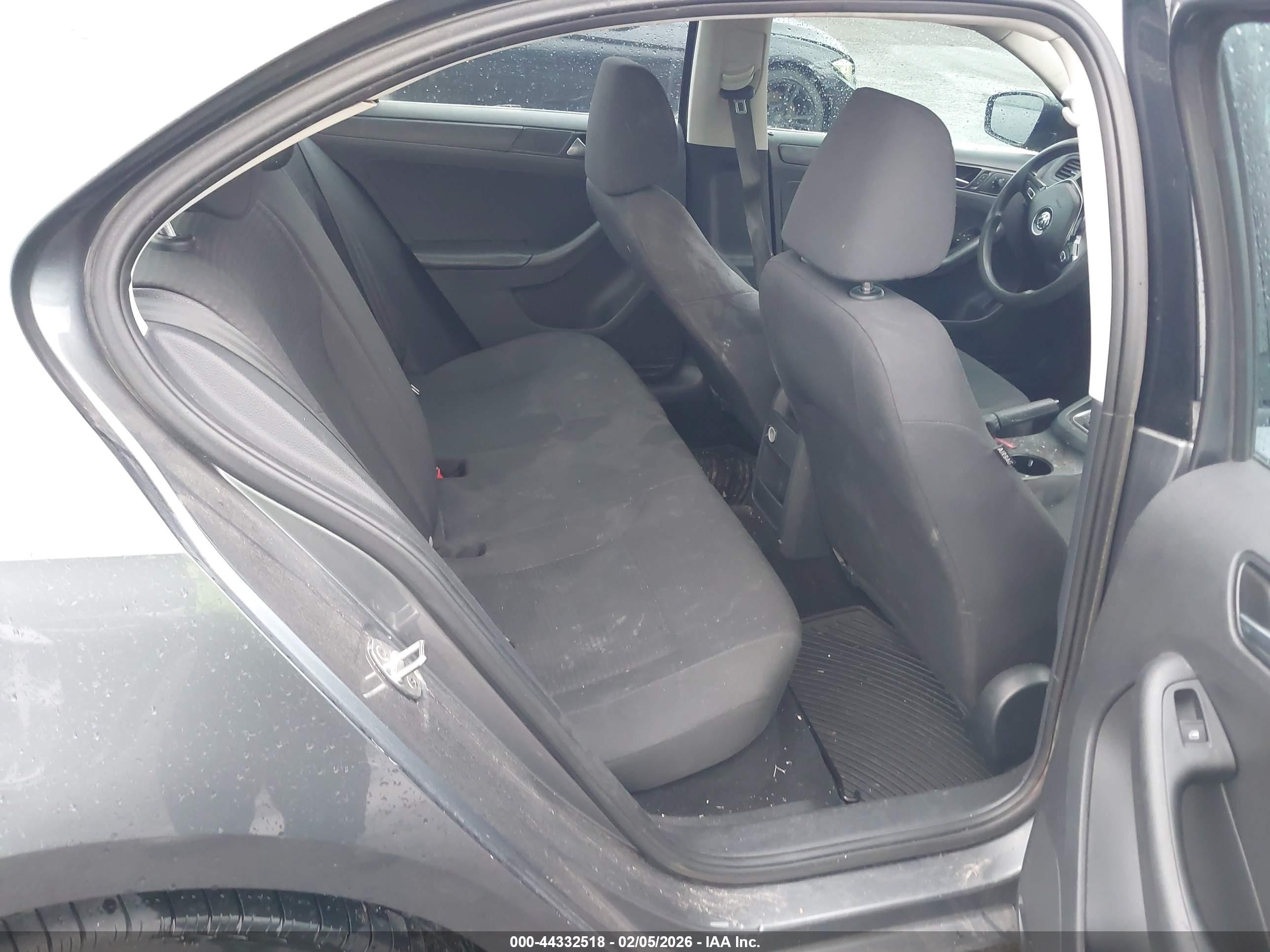 VOLKSWAGEN JETTA image 8