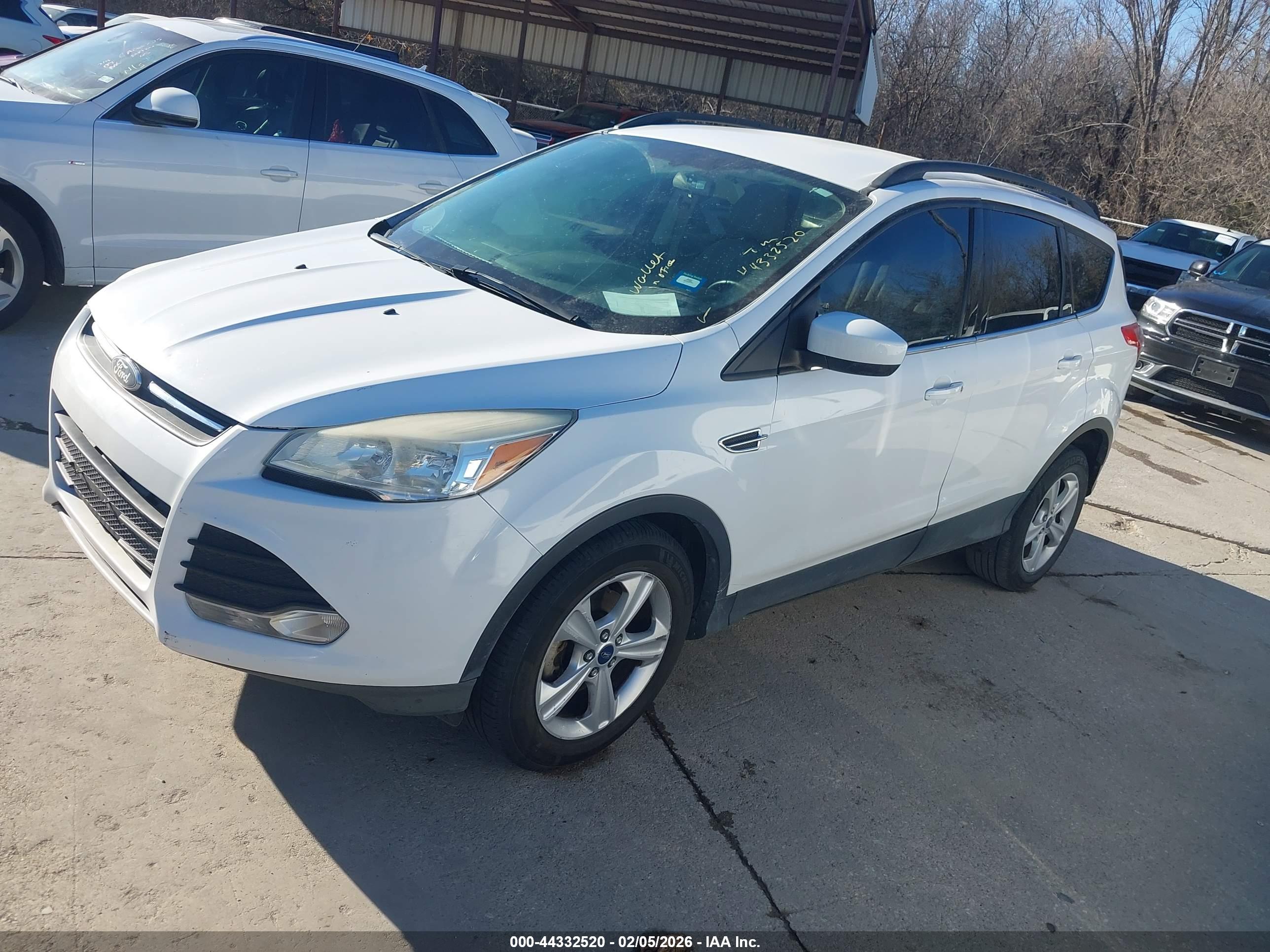 FORD ESCAPE image 2