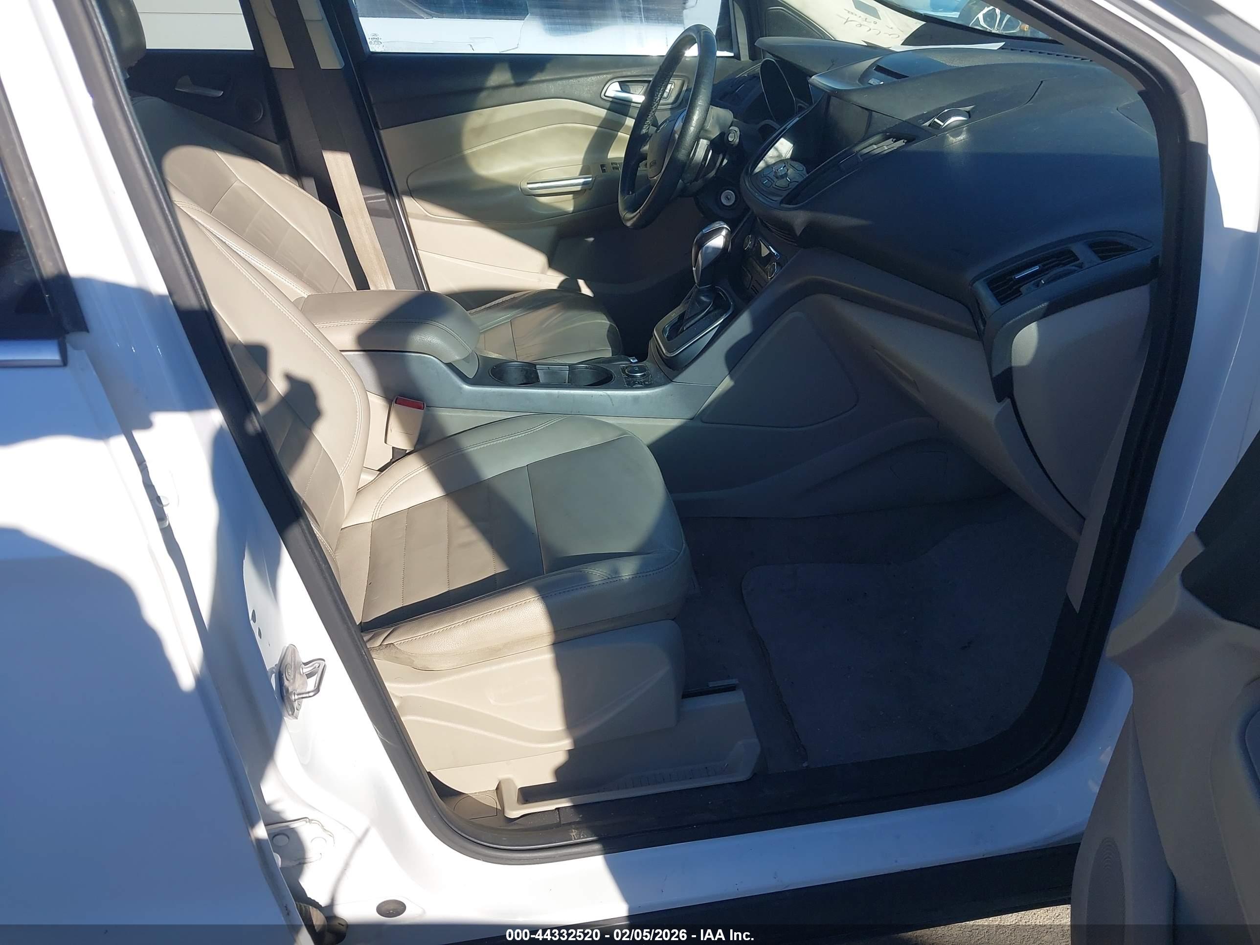 FORD ESCAPE image 5