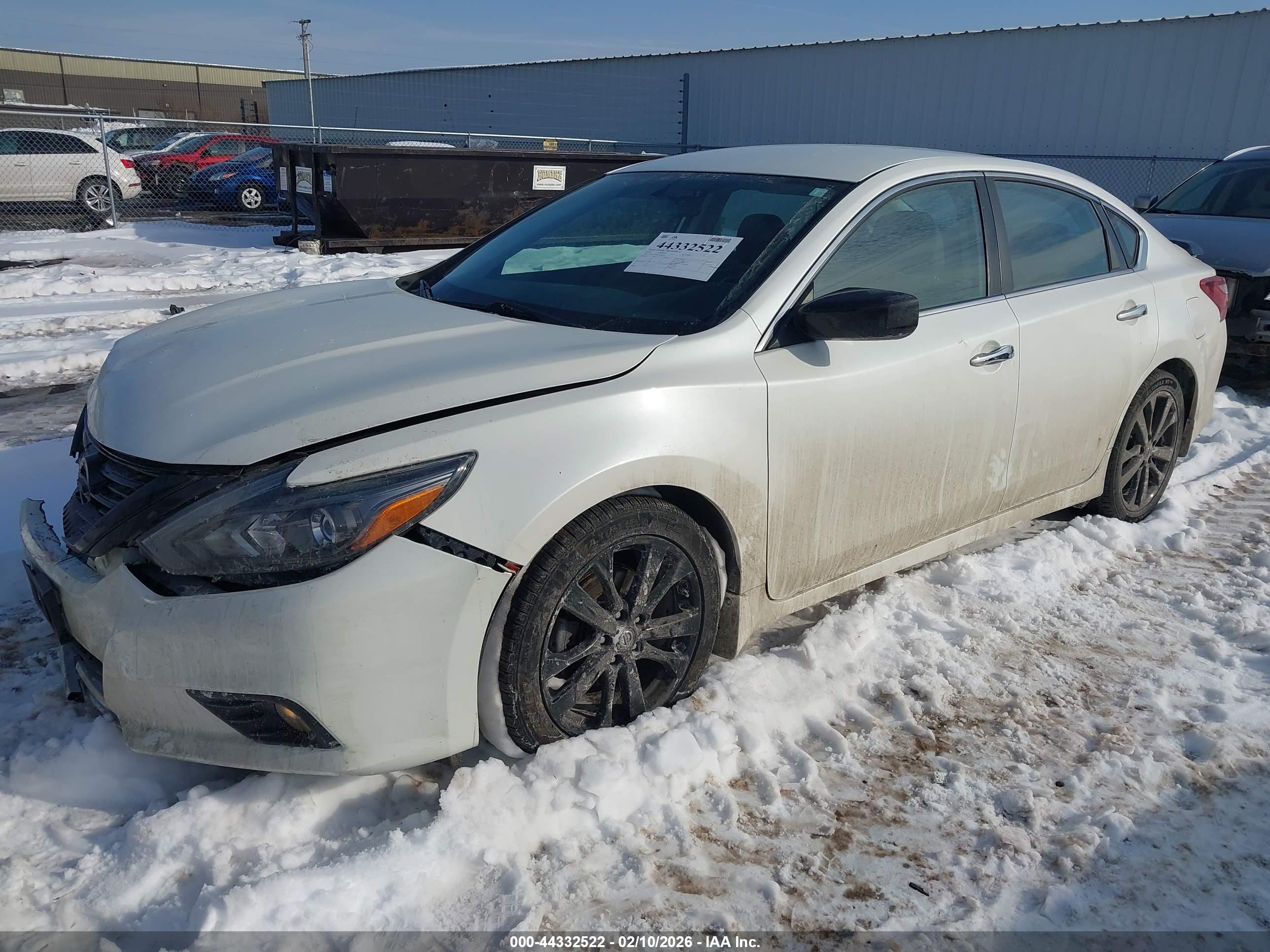 NISSAN ALTIMA image 2