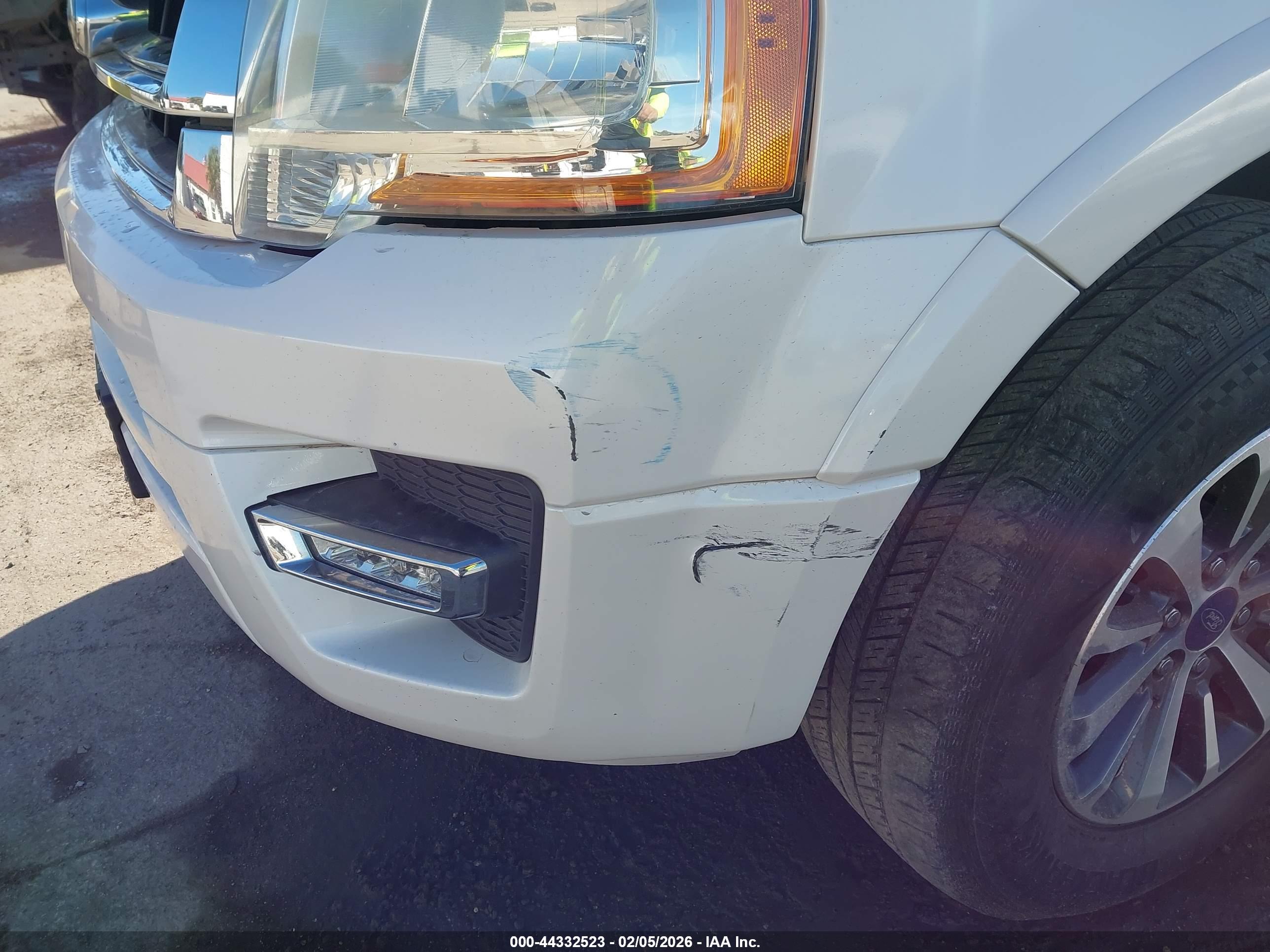 FORD EXPEDITION image 6