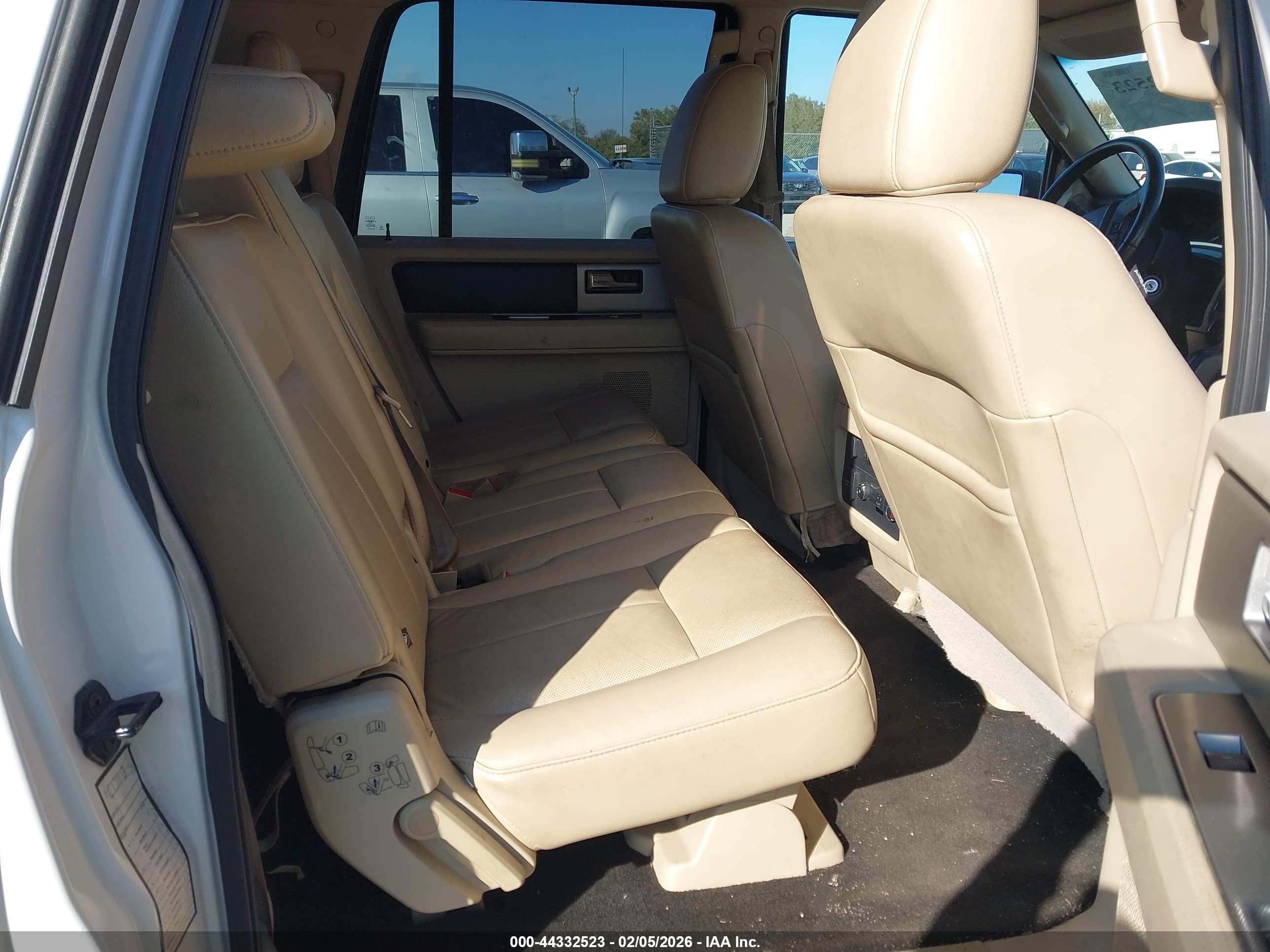 FORD EXPEDITION image 8