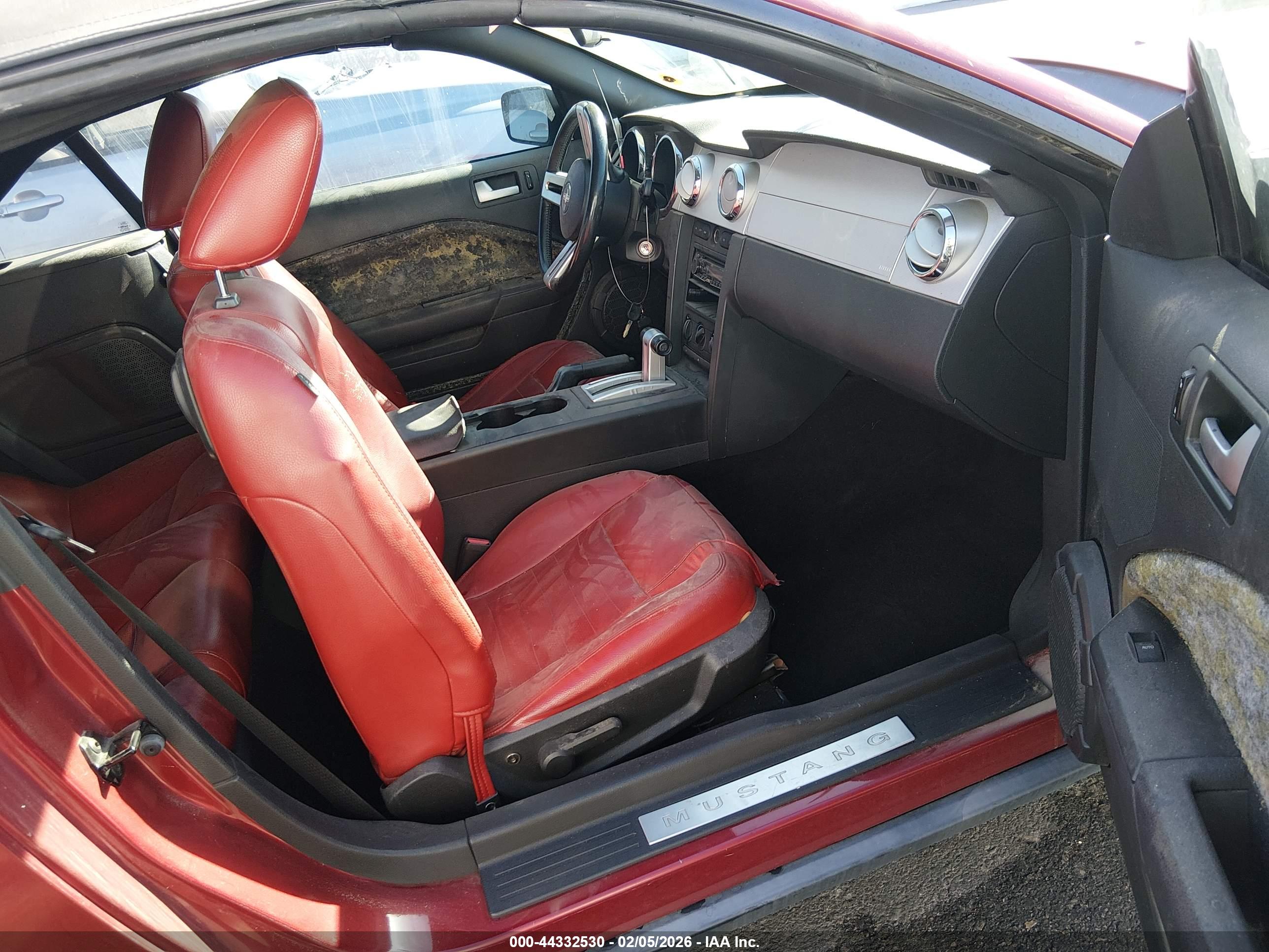 FORD MUSTANG image 5
