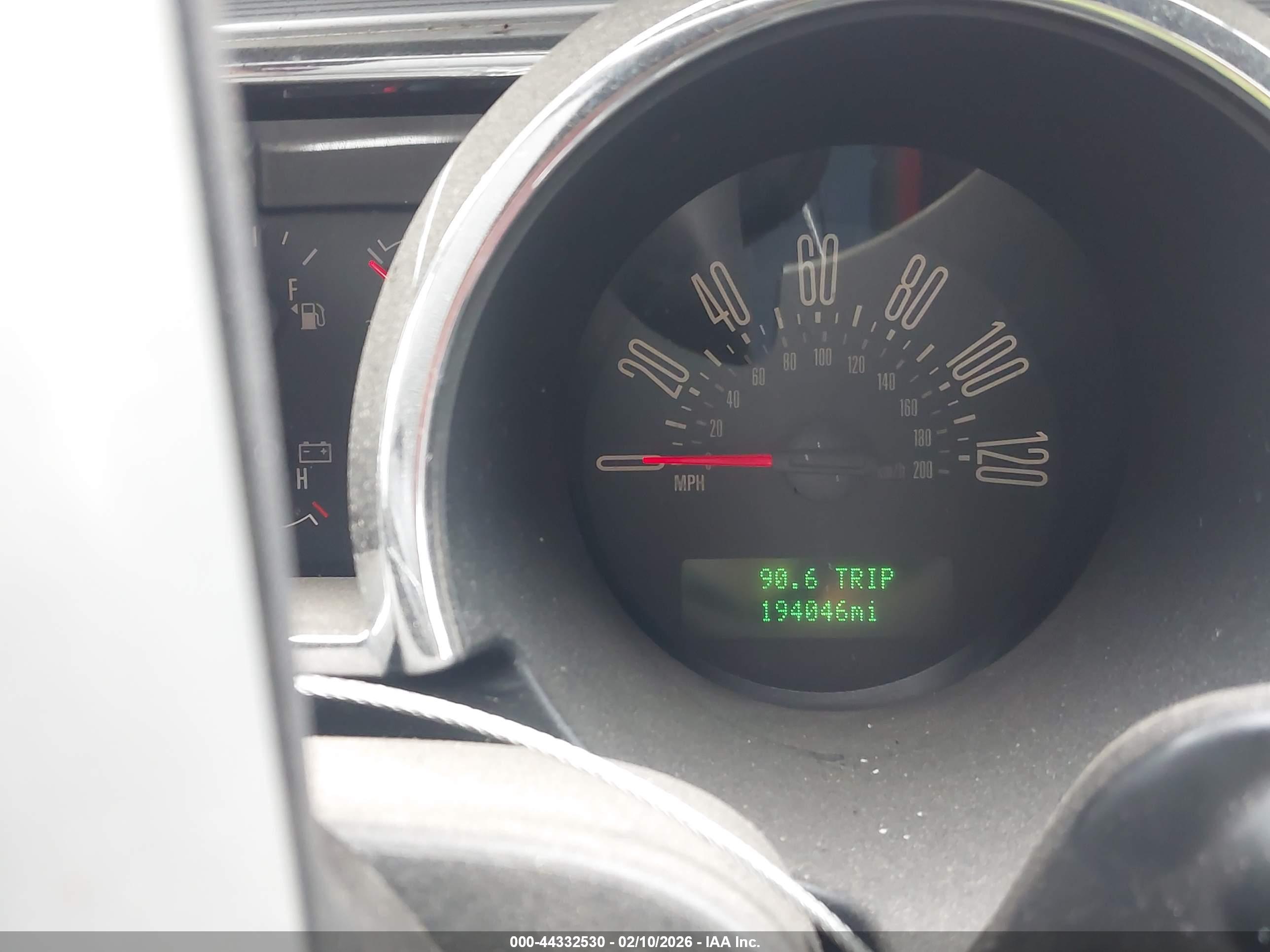 FORD MUSTANG image 7