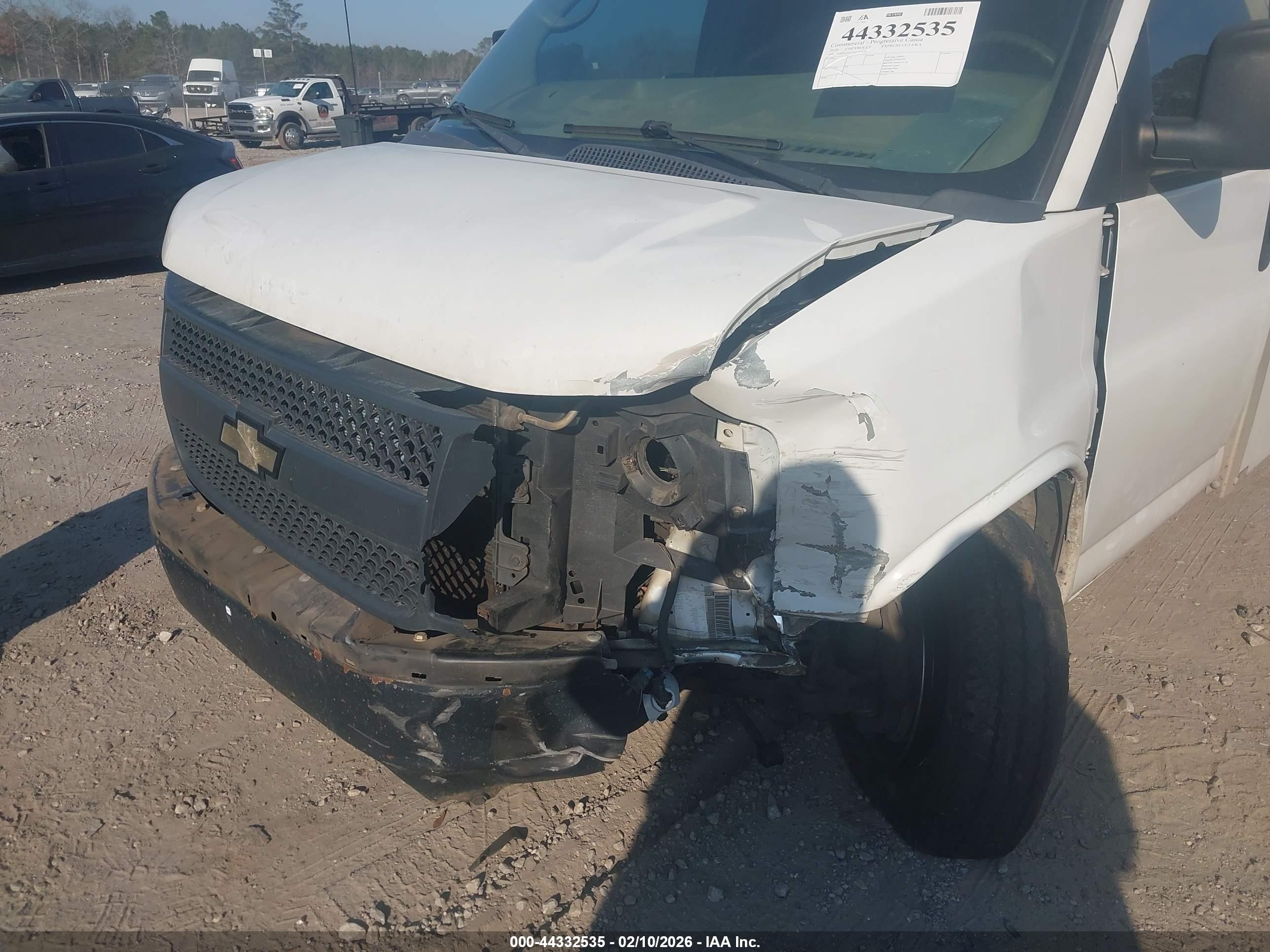 CHEVROLET EXPRESS image 6