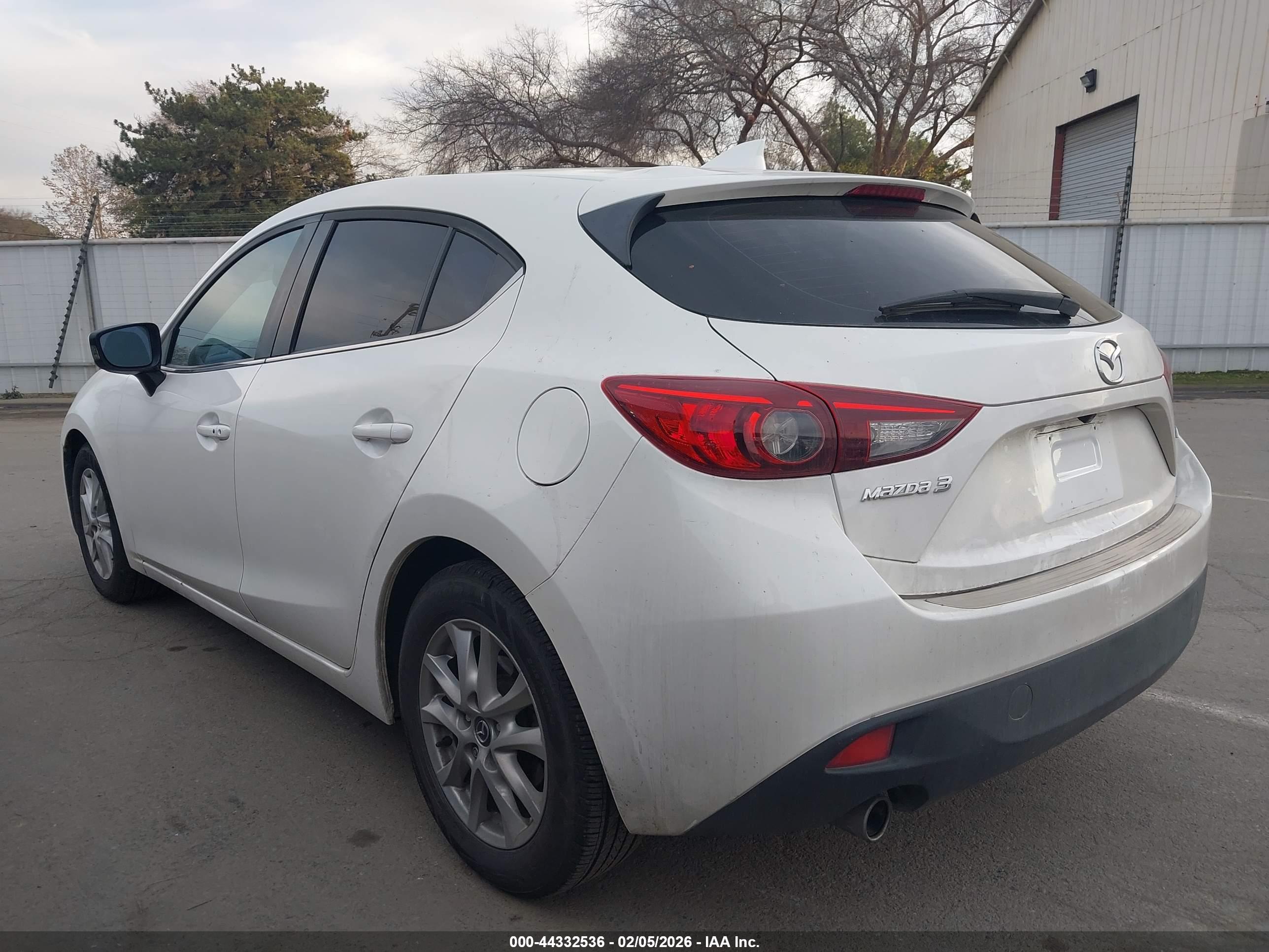 MAZDA MAZDA3 image 3
