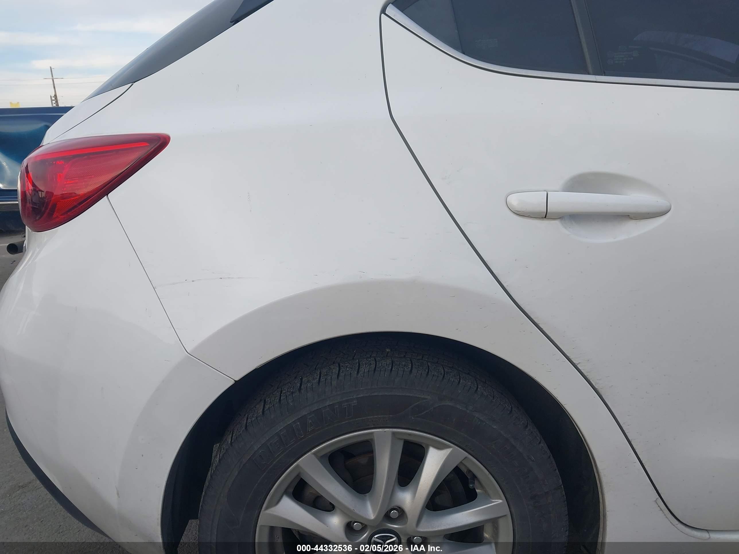 MAZDA MAZDA3 image 6