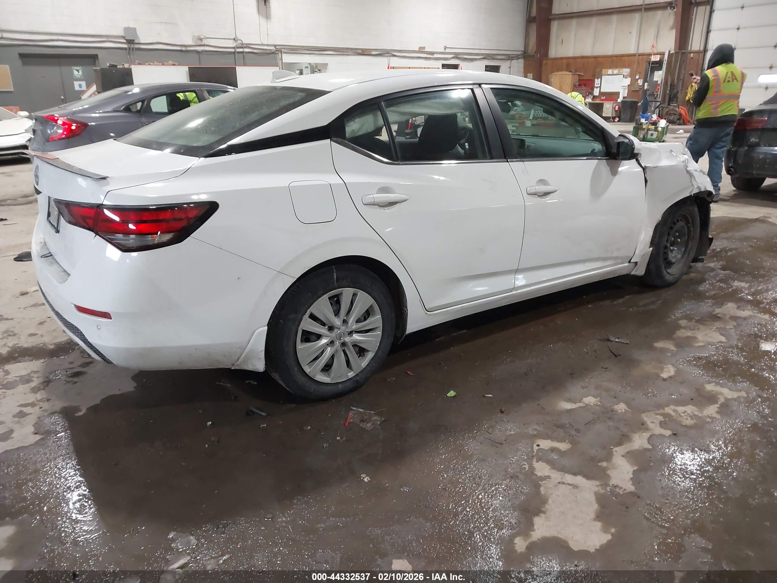 NISSAN SENTRA image 4