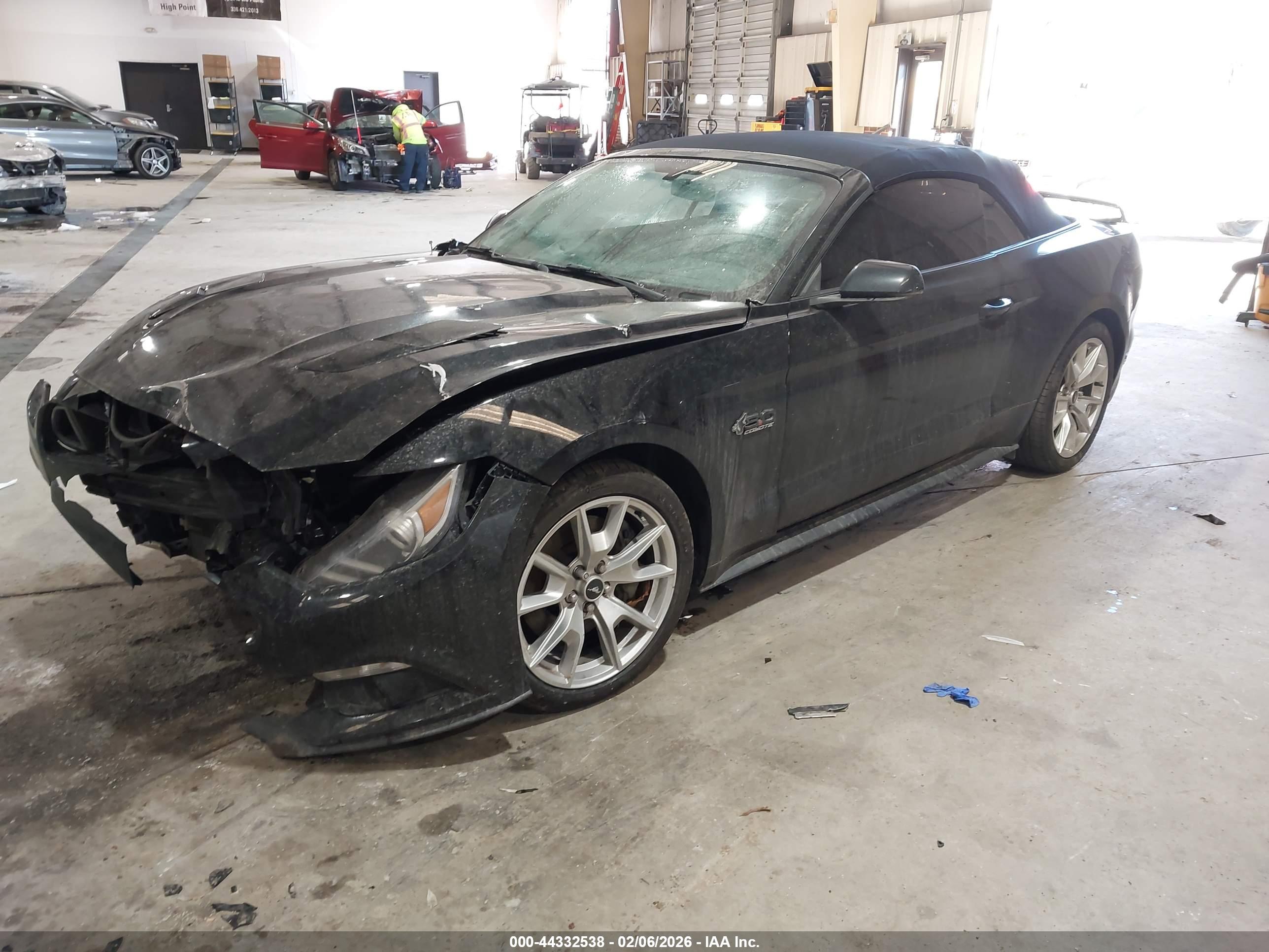 FORD MUSTANG image 2