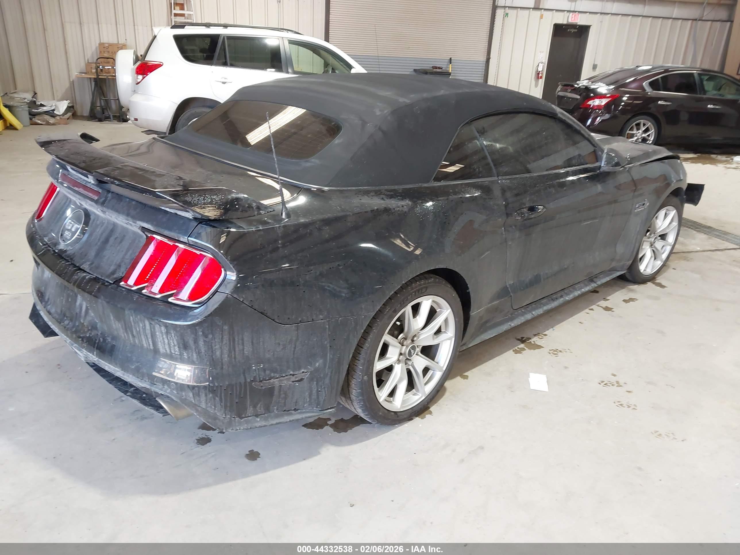 FORD MUSTANG image 4