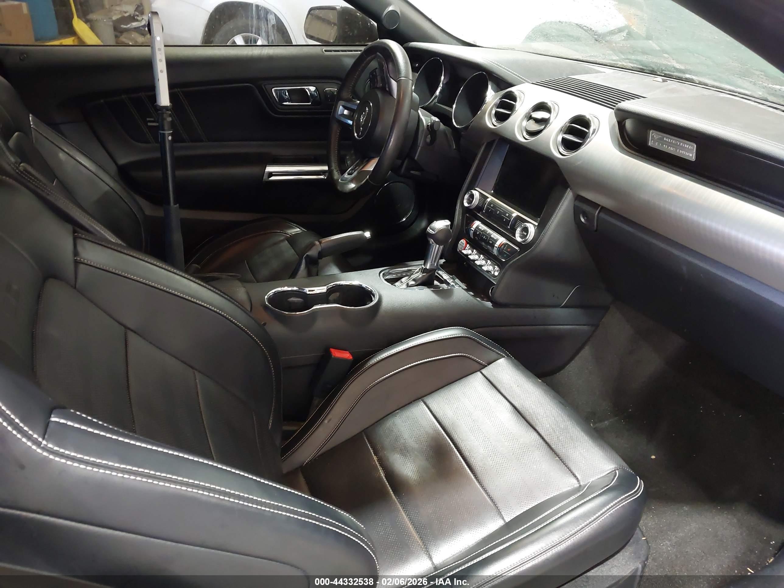 FORD MUSTANG image 5