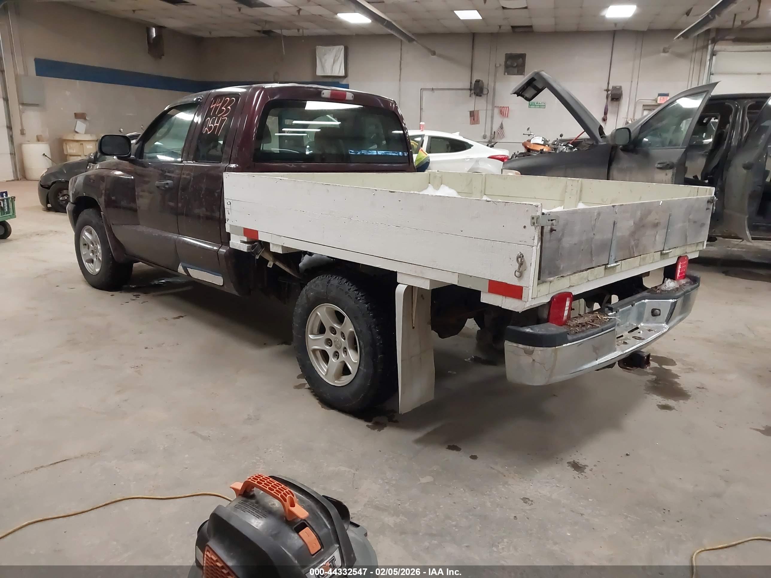 DODGE DAKOTA image 3