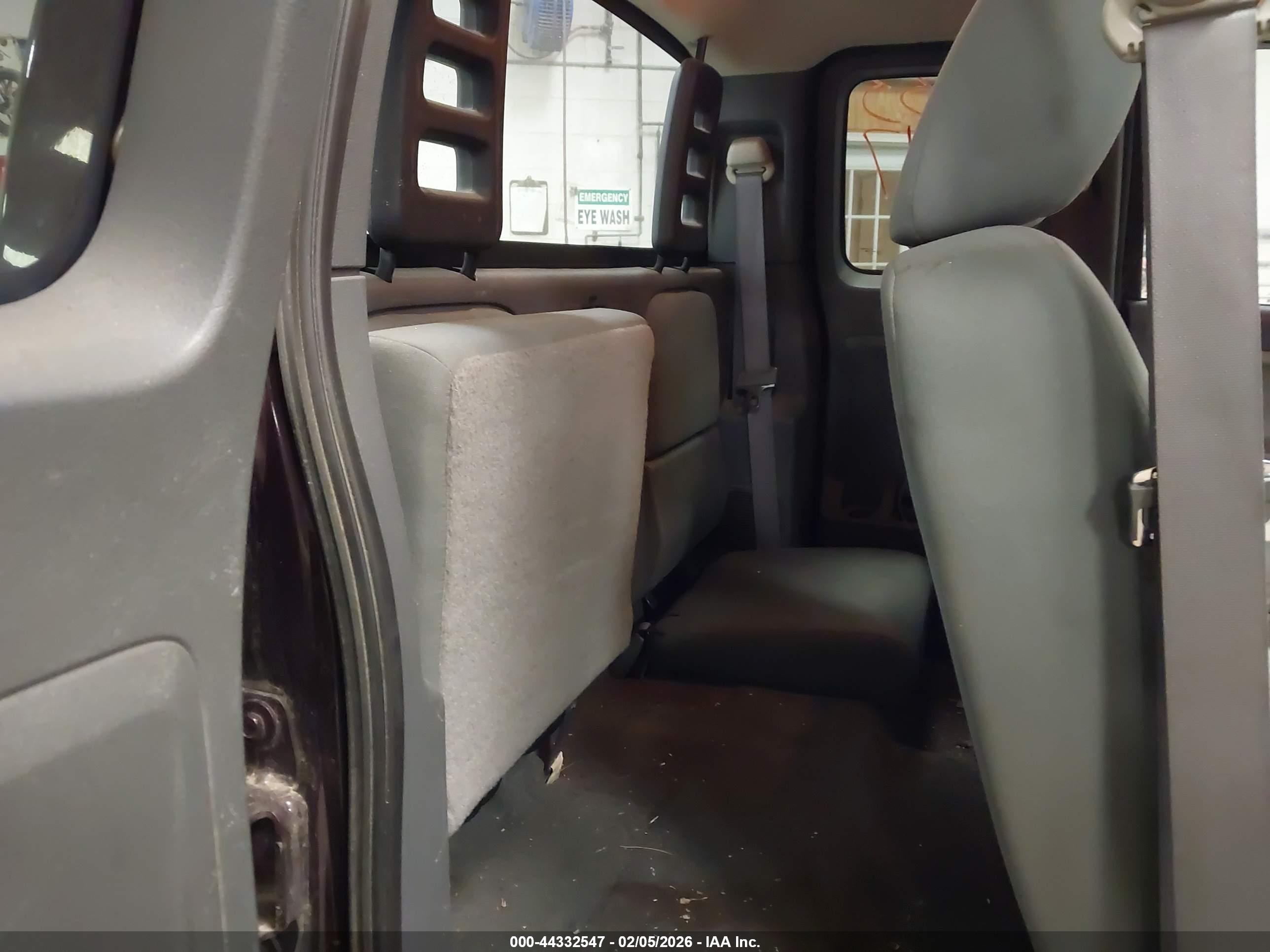 DODGE DAKOTA image 8