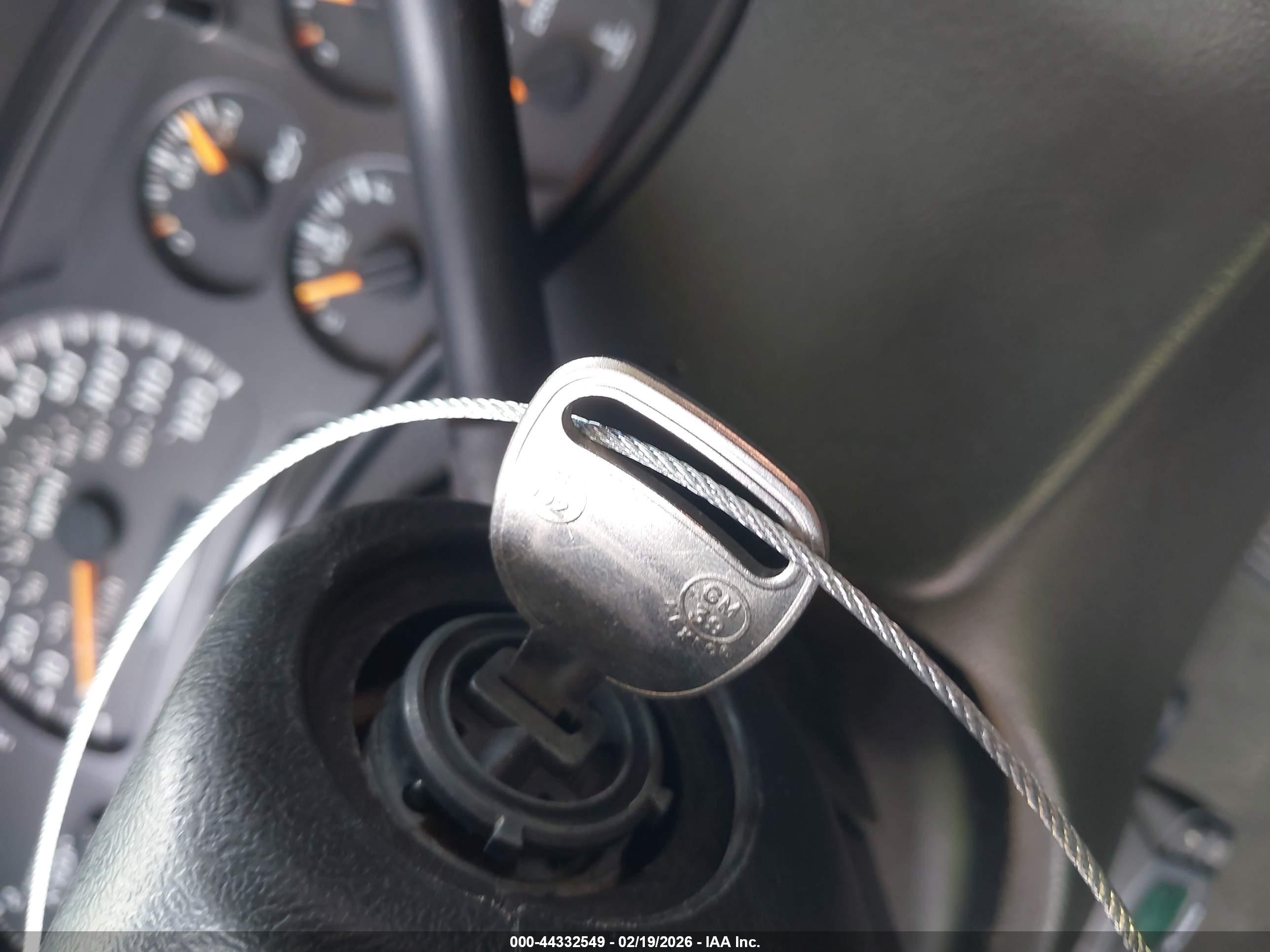 CHEVROLET SILVERADO image 11