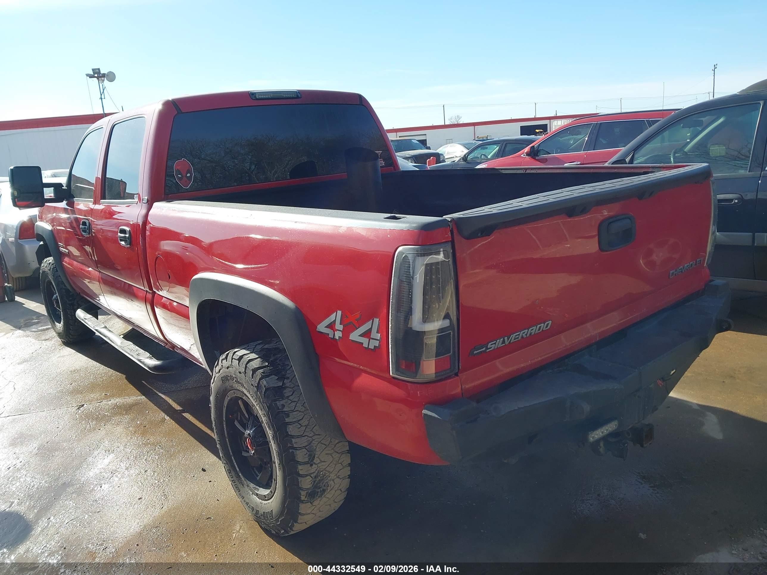 CHEVROLET SILVERADO image 3