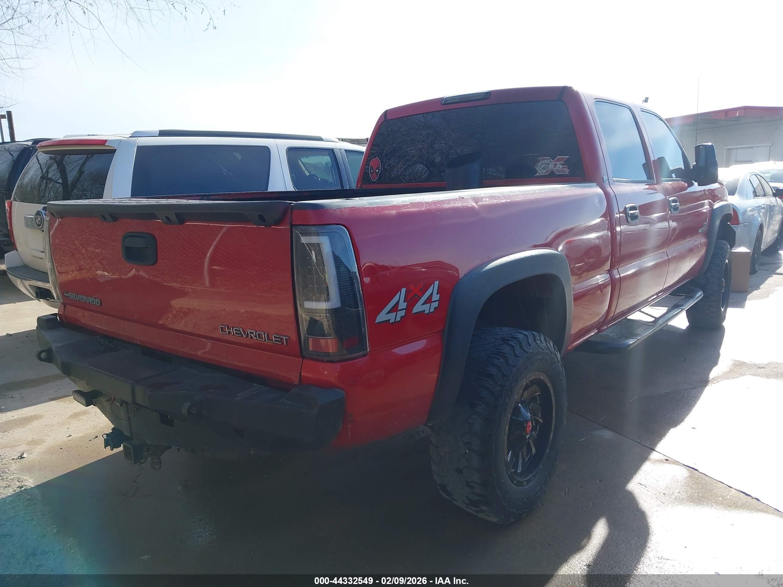 CHEVROLET SILVERADO image 4