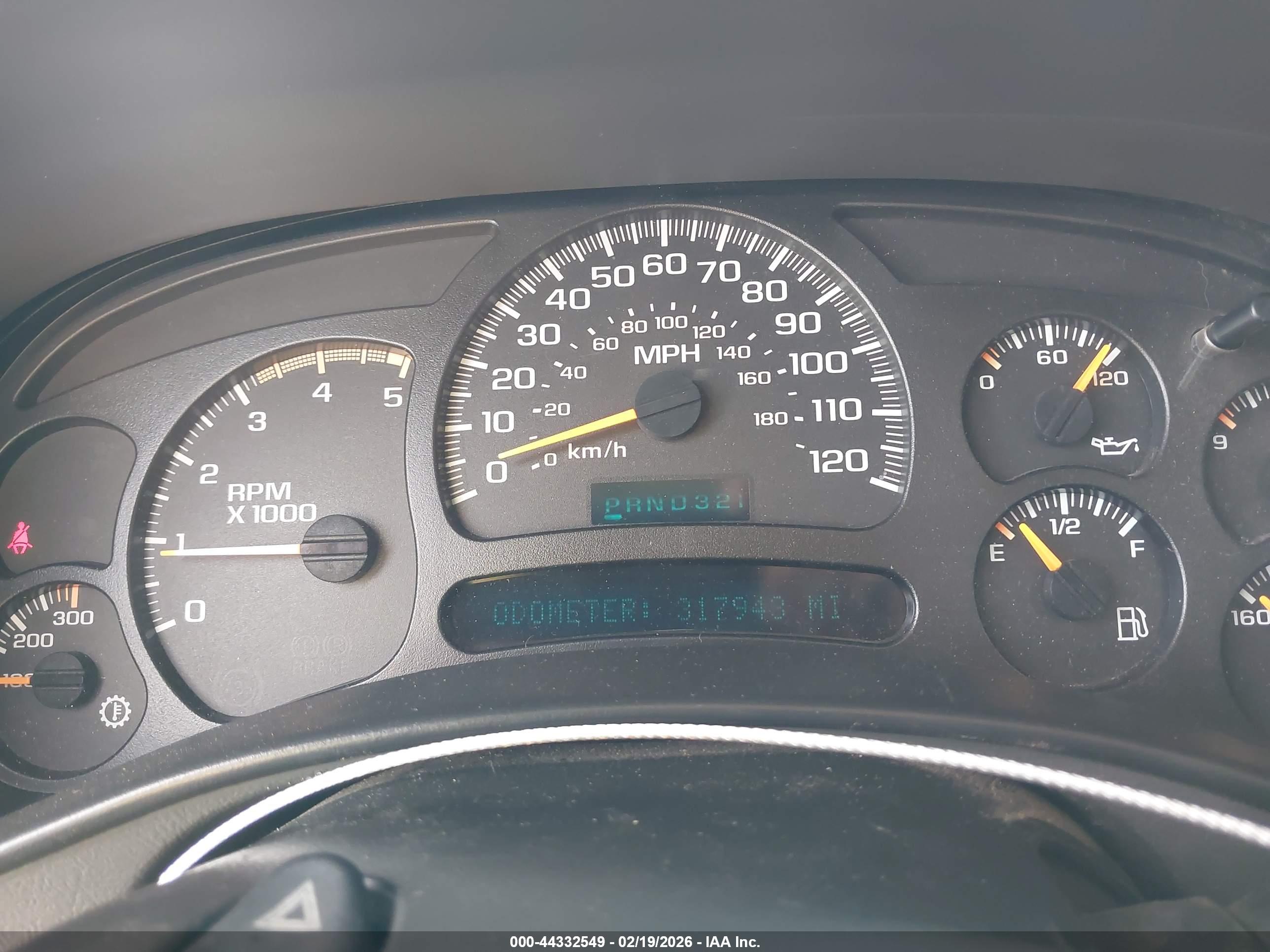 CHEVROLET SILVERADO image 7