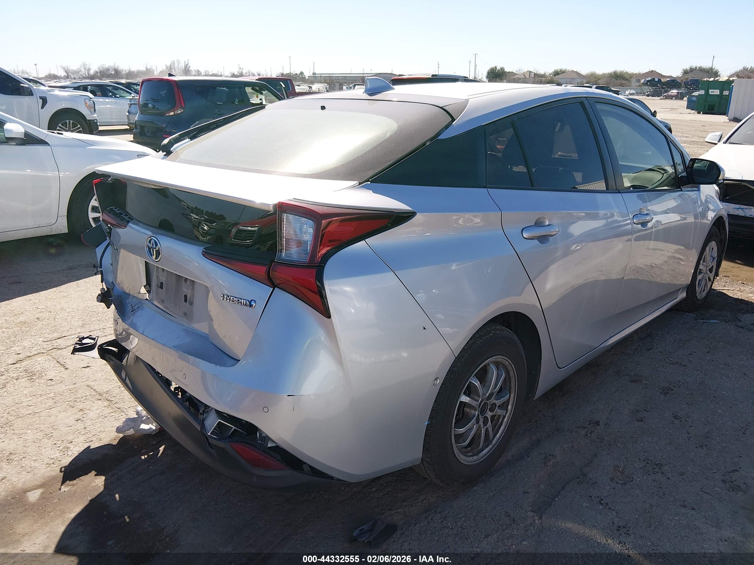 TOYOTA PRIUS image 4