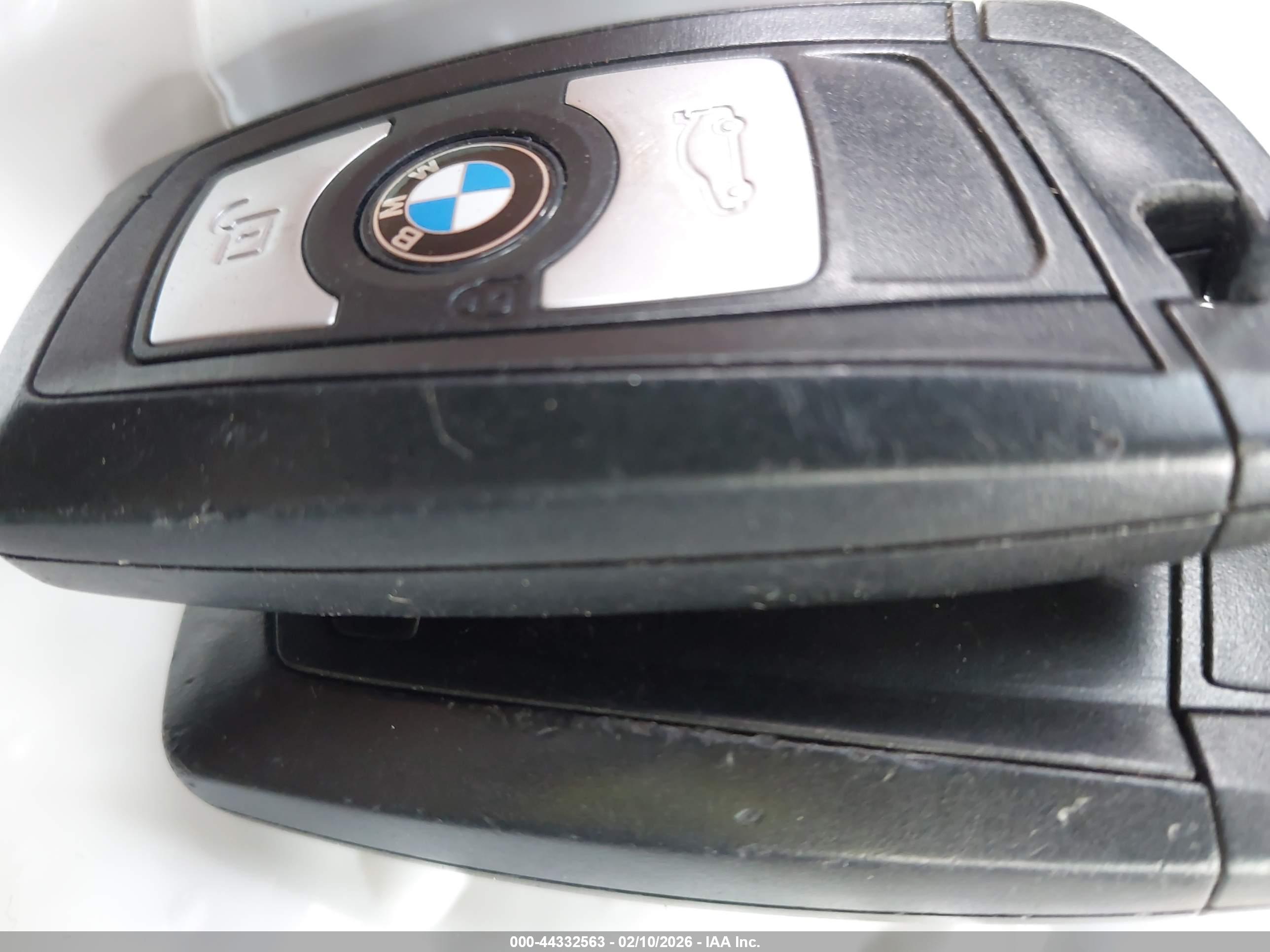BMW 328I image 11