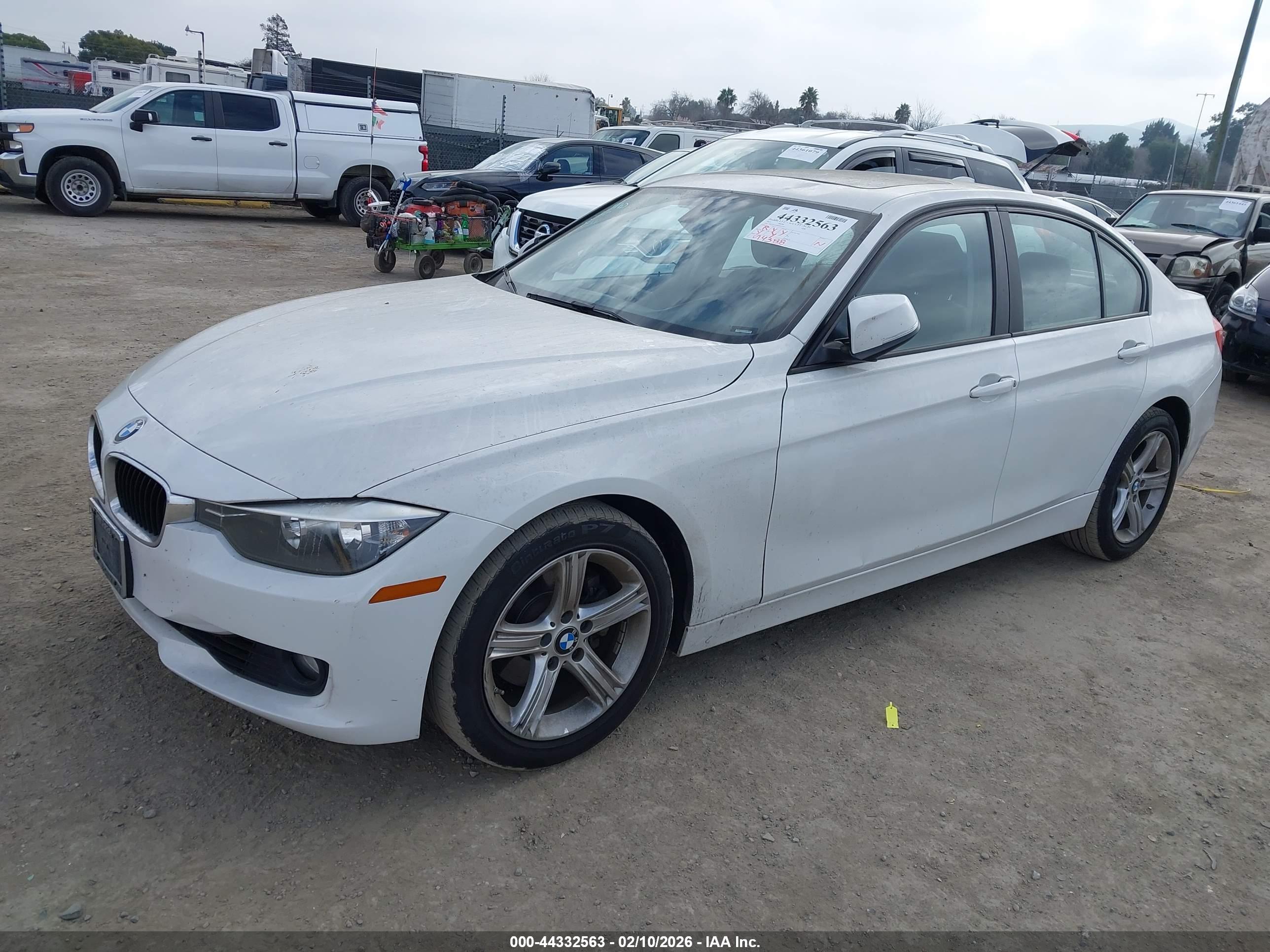 BMW 328I image 2