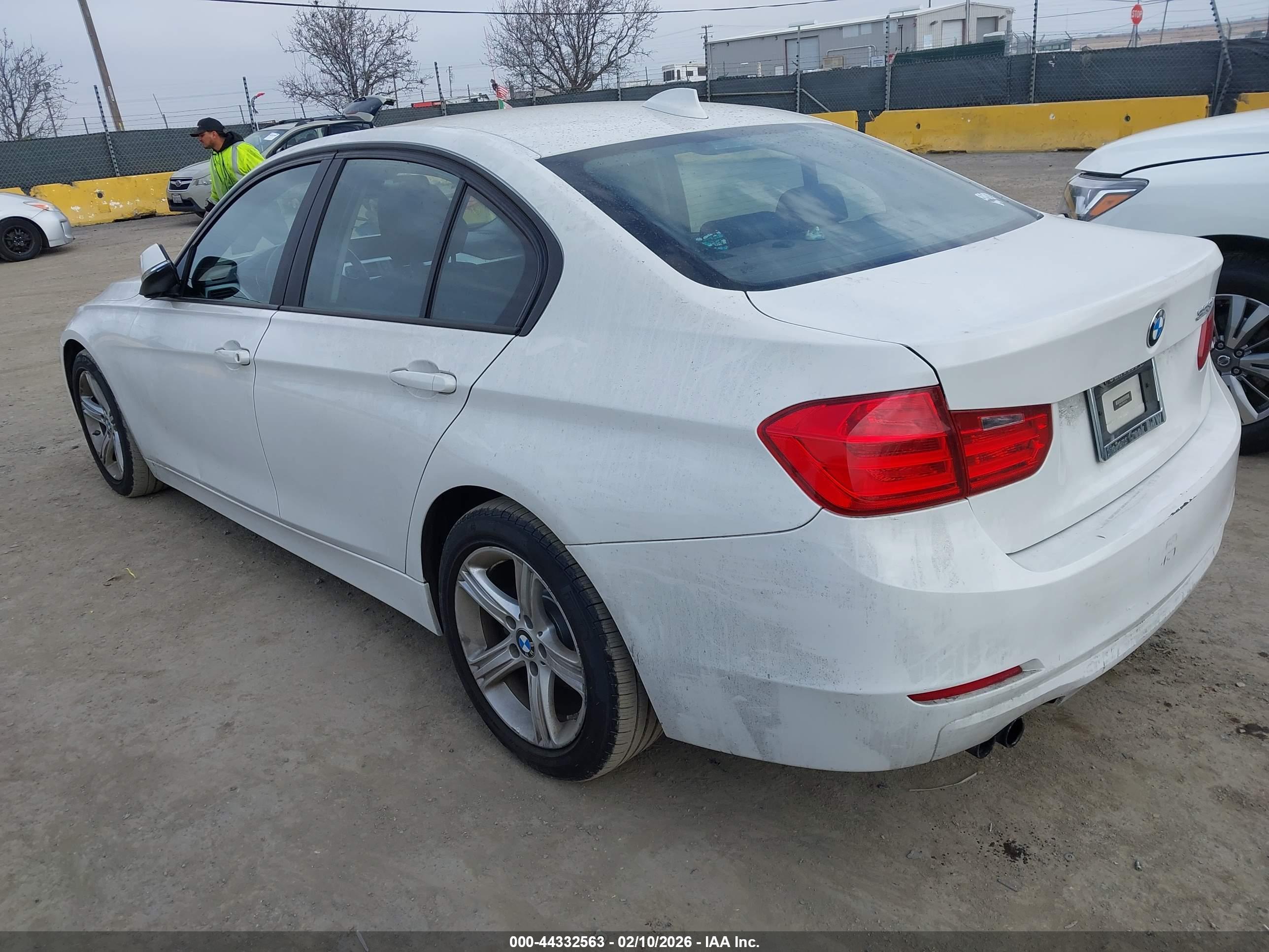 BMW 328I image 3