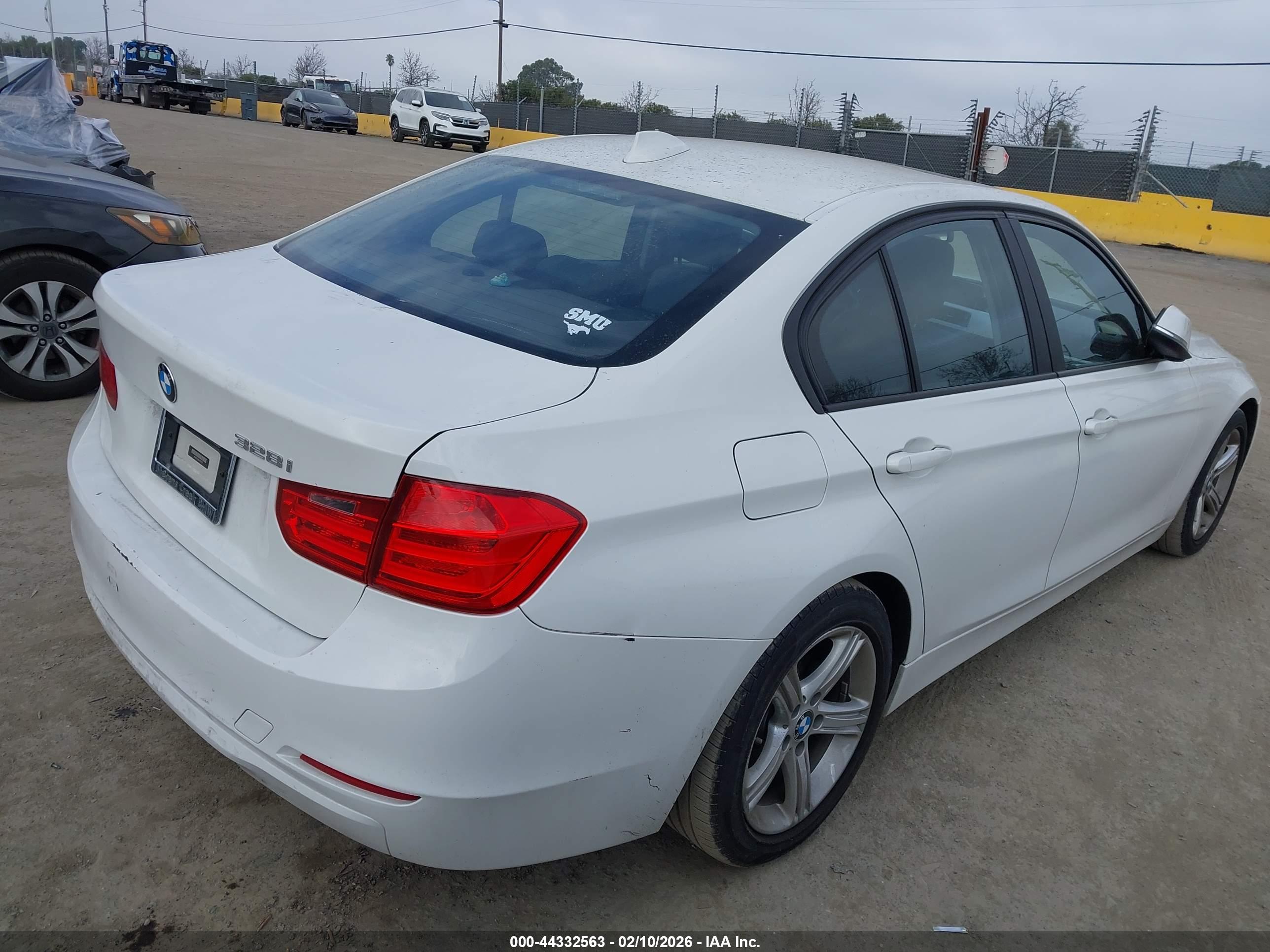 BMW 328I image 4