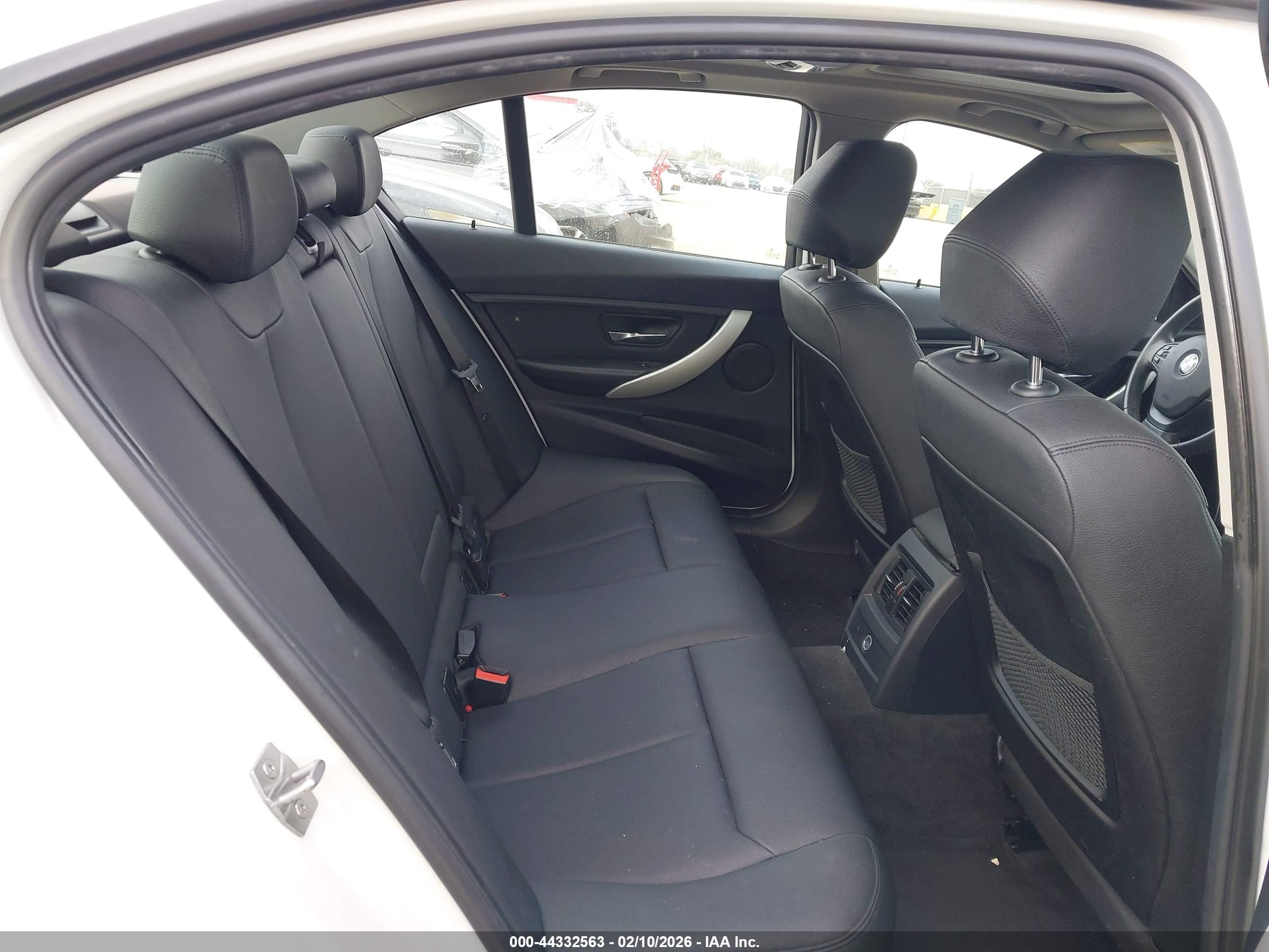 BMW 328I image 8