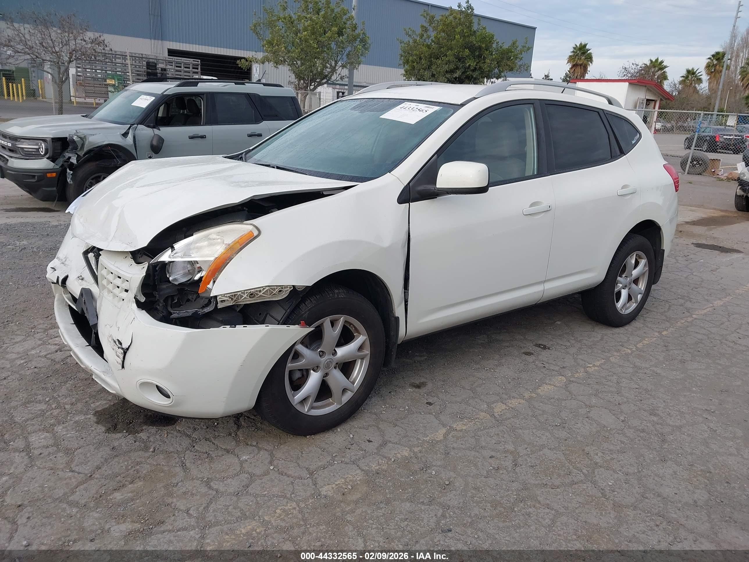 NISSAN ROGUE image 2