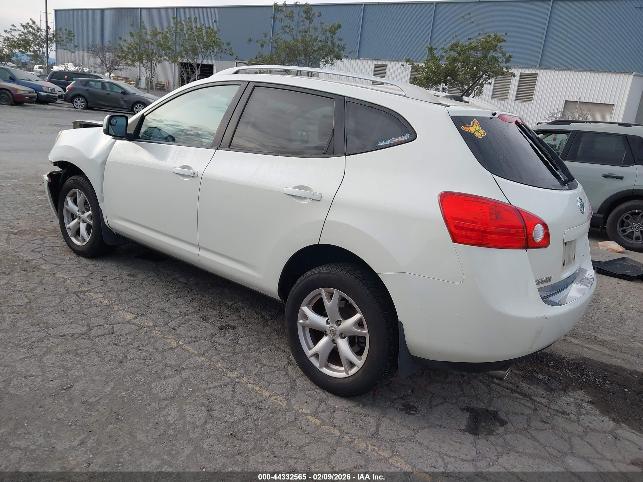NISSAN ROGUE image 3