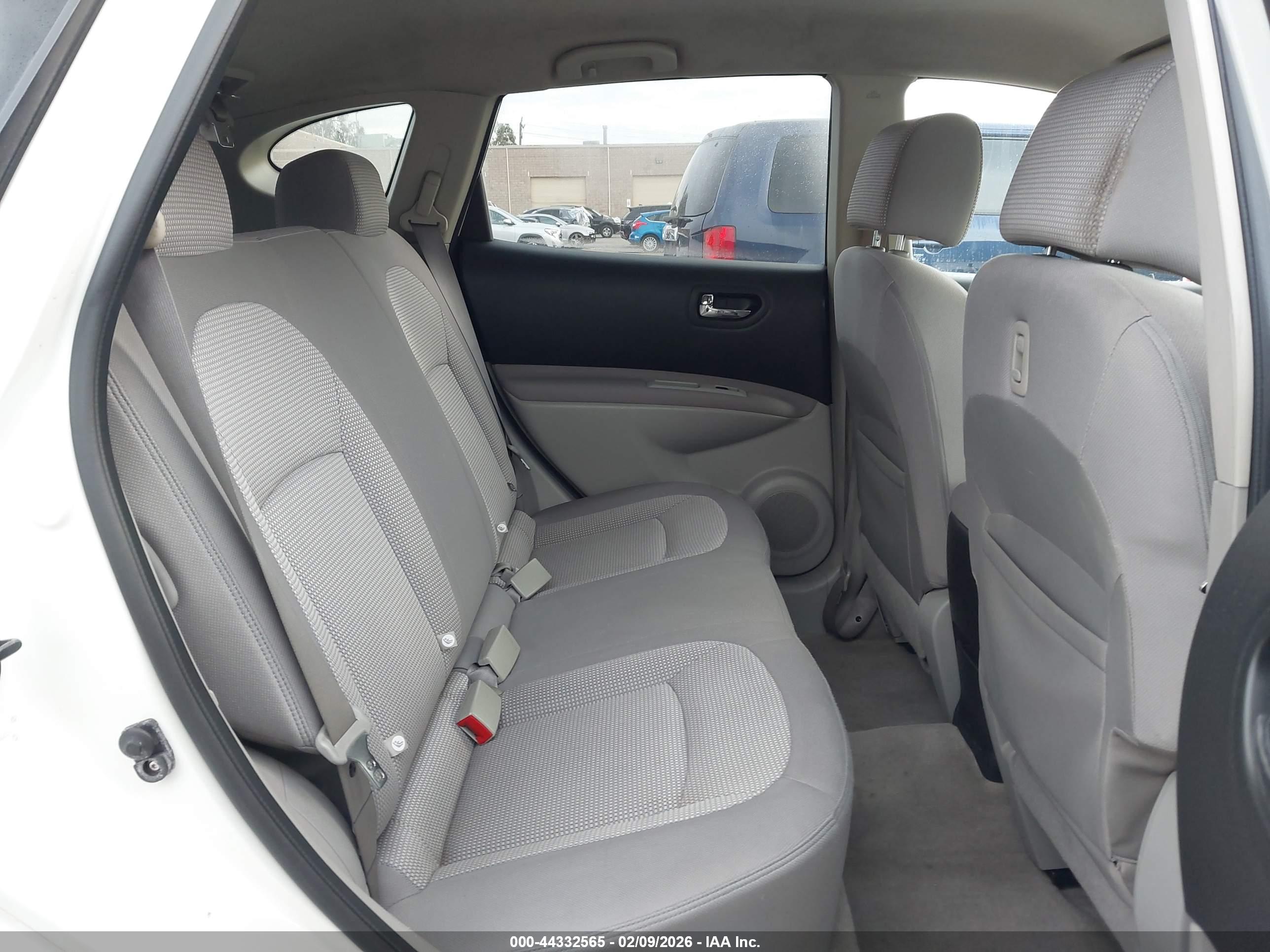 NISSAN ROGUE image 8