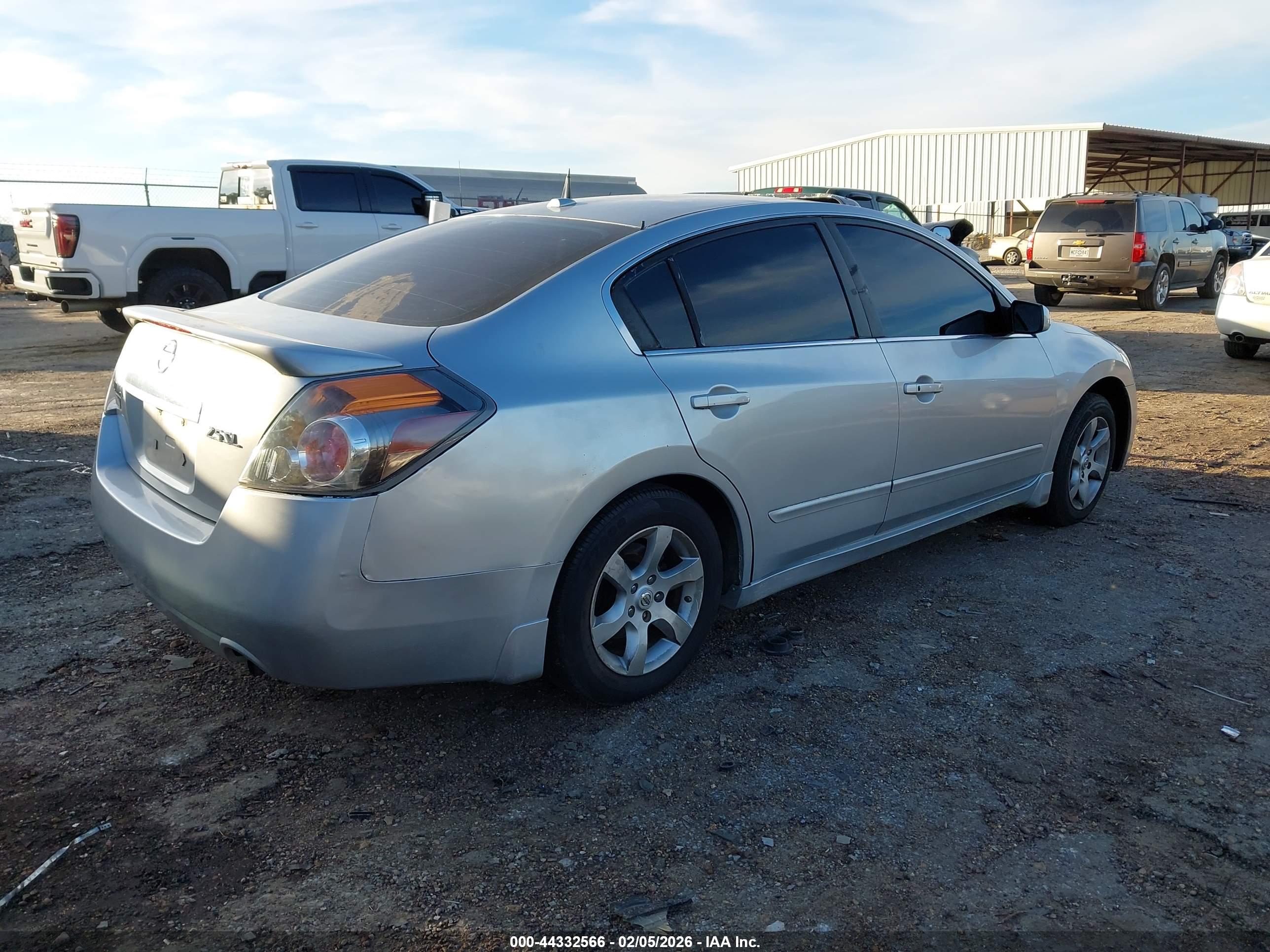 NISSAN ALTIMA image 4