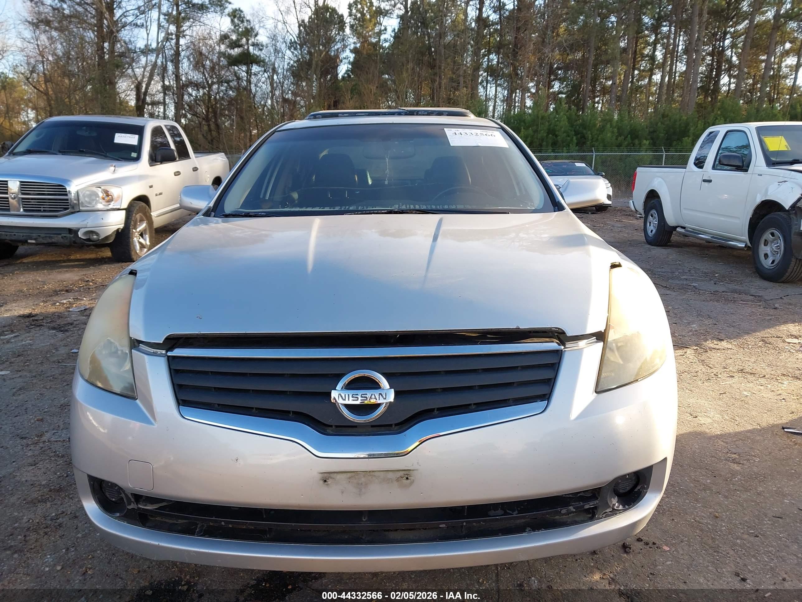 NISSAN ALTIMA image 6