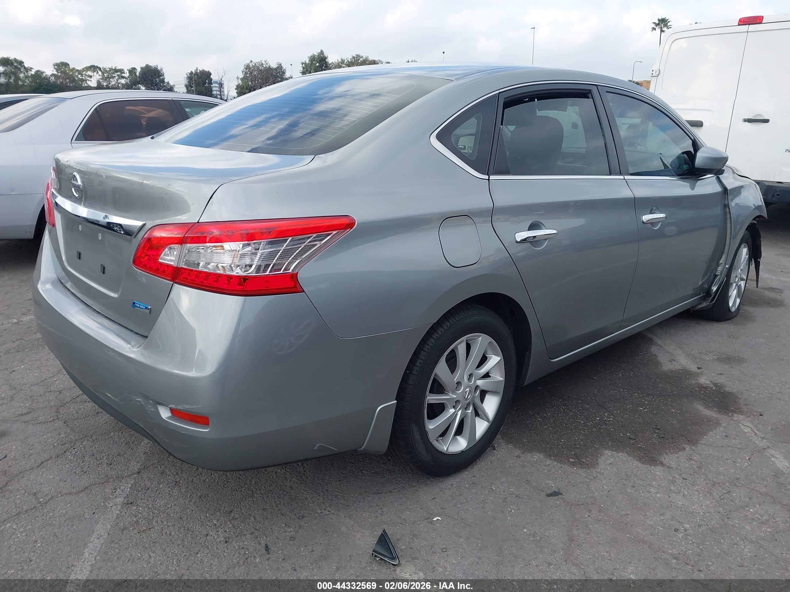 NISSAN SENTRA image 4