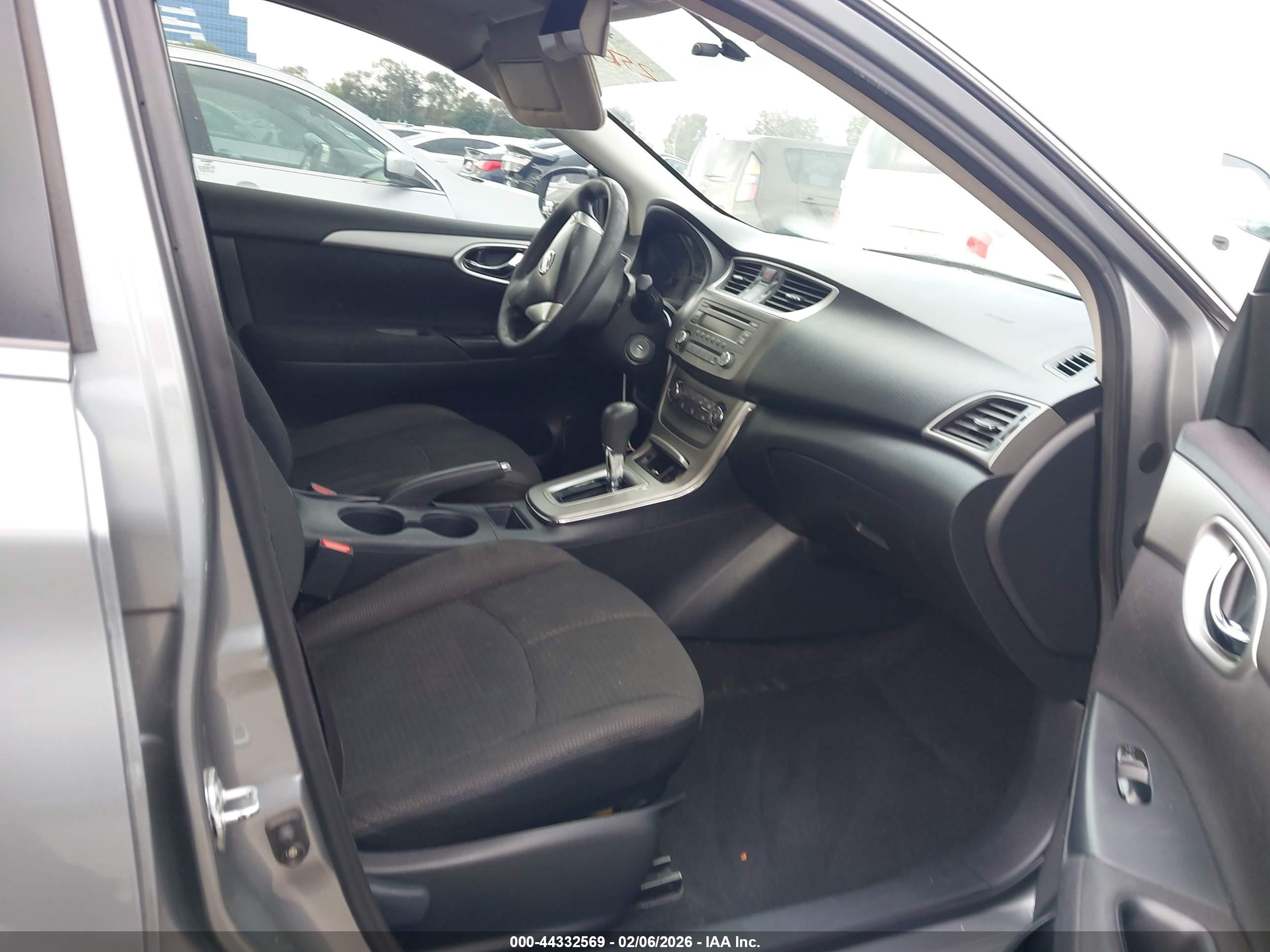 NISSAN SENTRA image 5