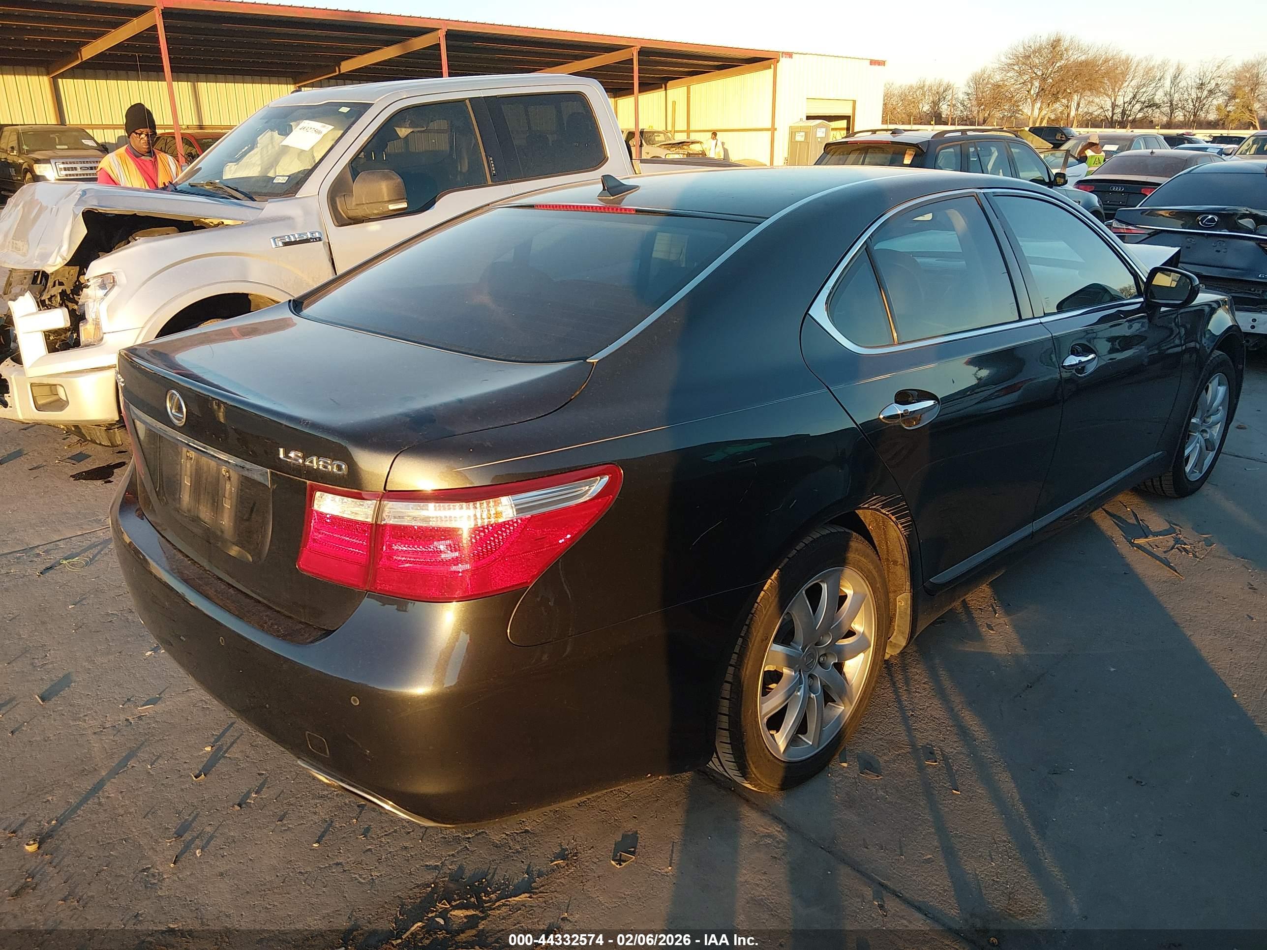 LEXUS LS image 4