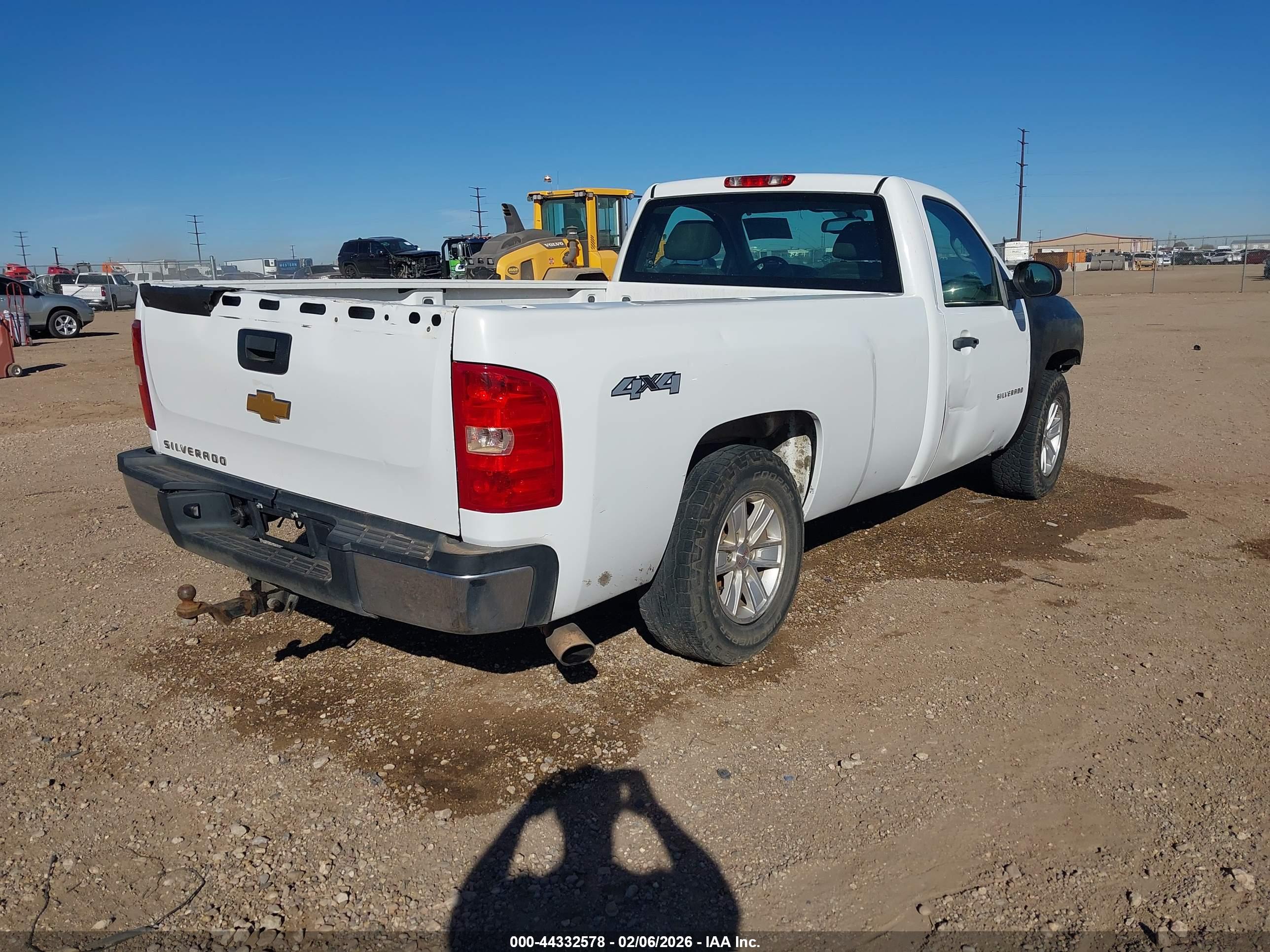 CHEVROLET SILVERADO image 4